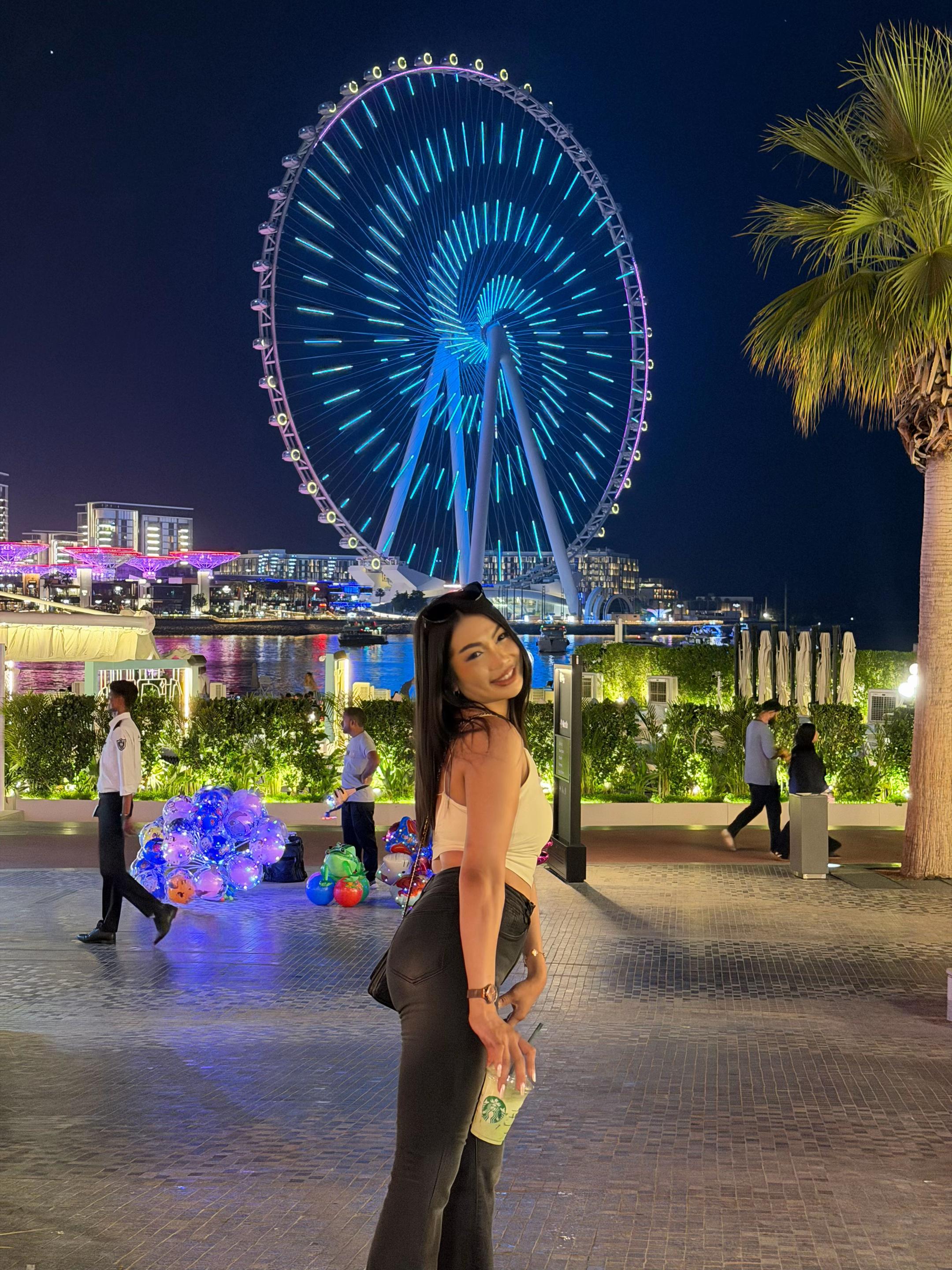 @Lasinee 🇹🇭🇦🇪
