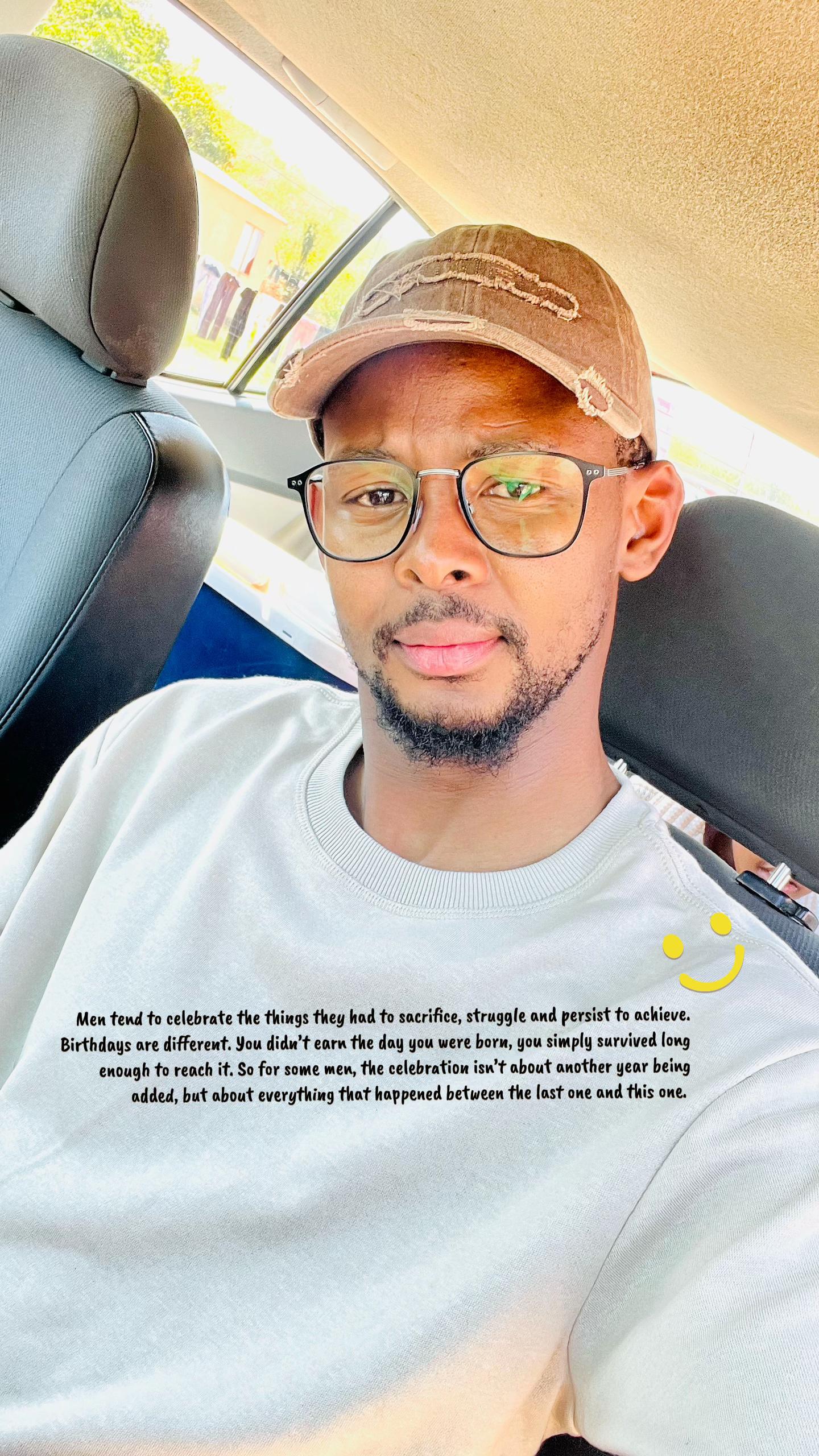 @DonaldSmith | Graphic Designer