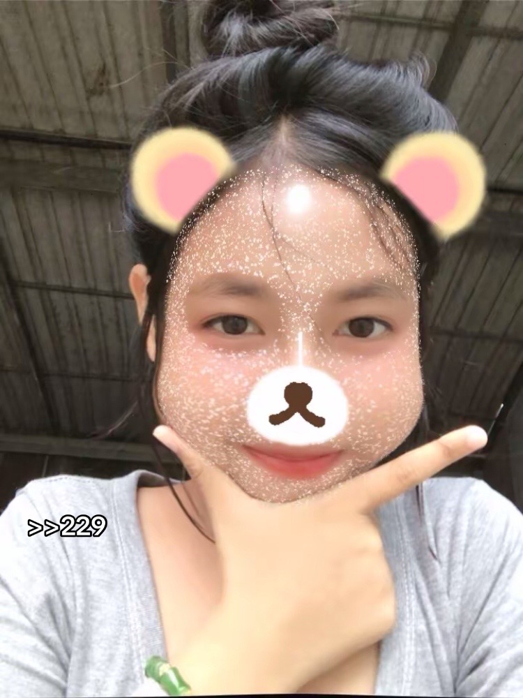 @>,<