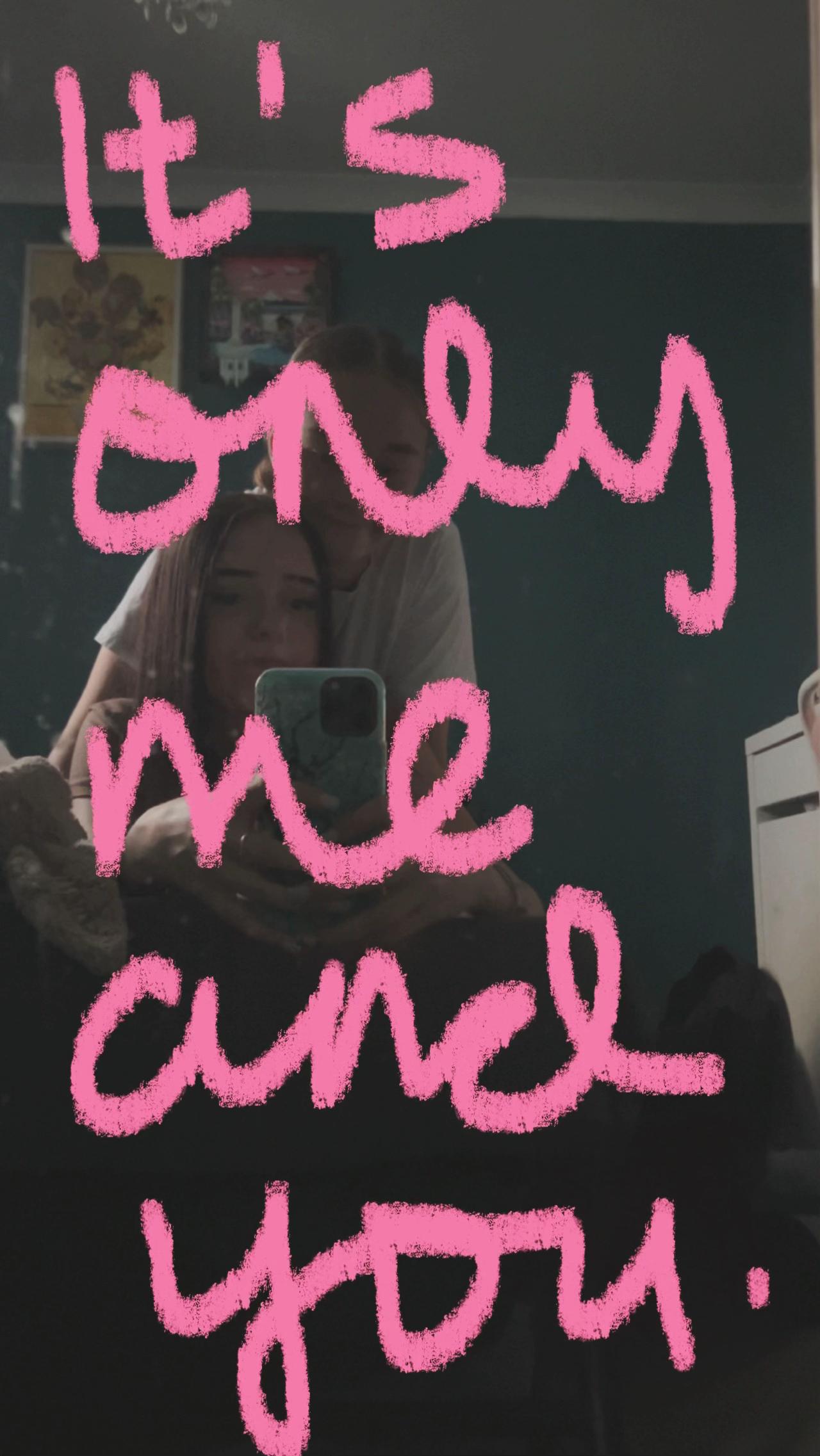 @𝓝👩🏻❤️💋👩🏼