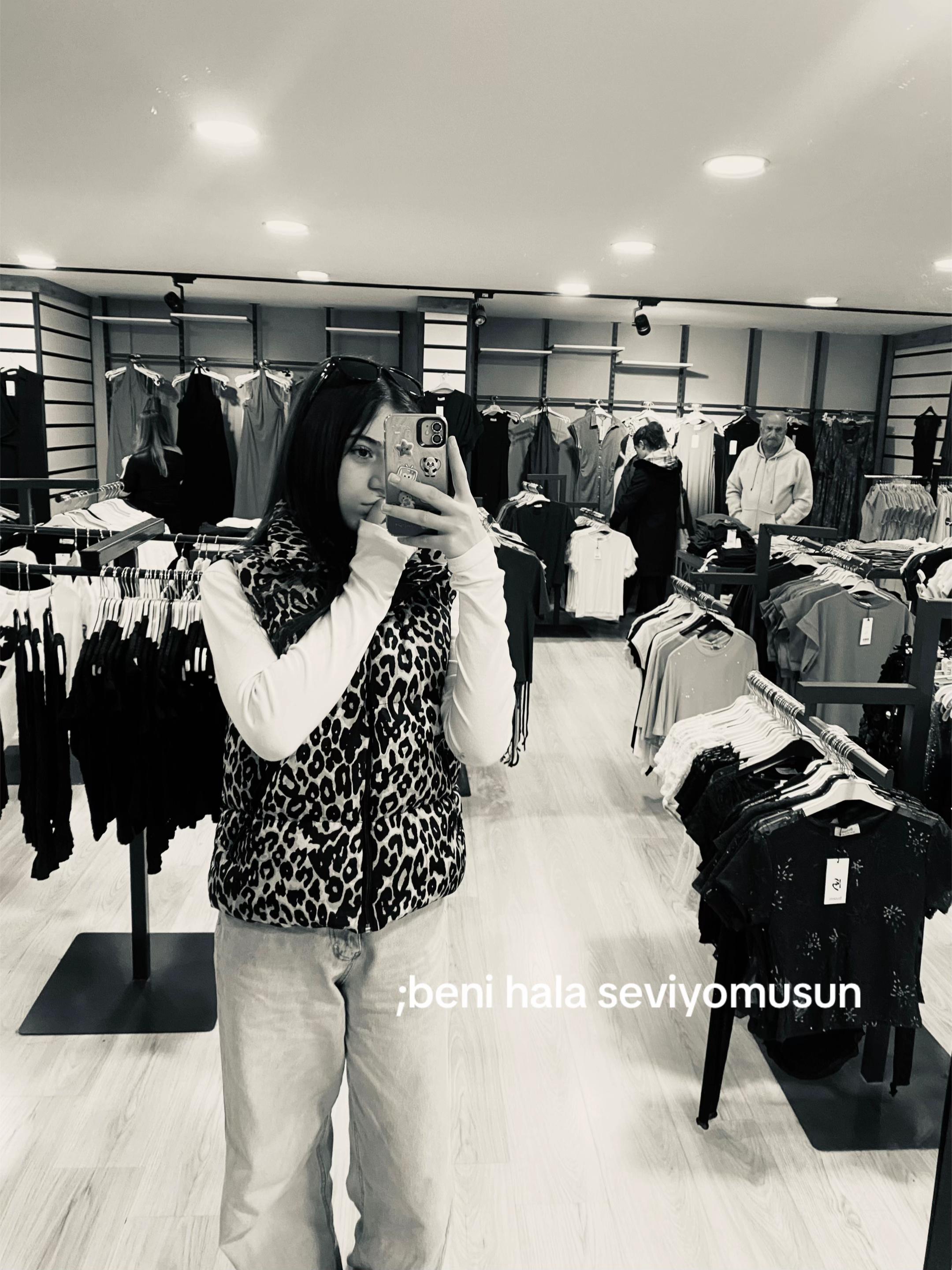 @𝒩𝒾𝓈𝒶🫶🏻