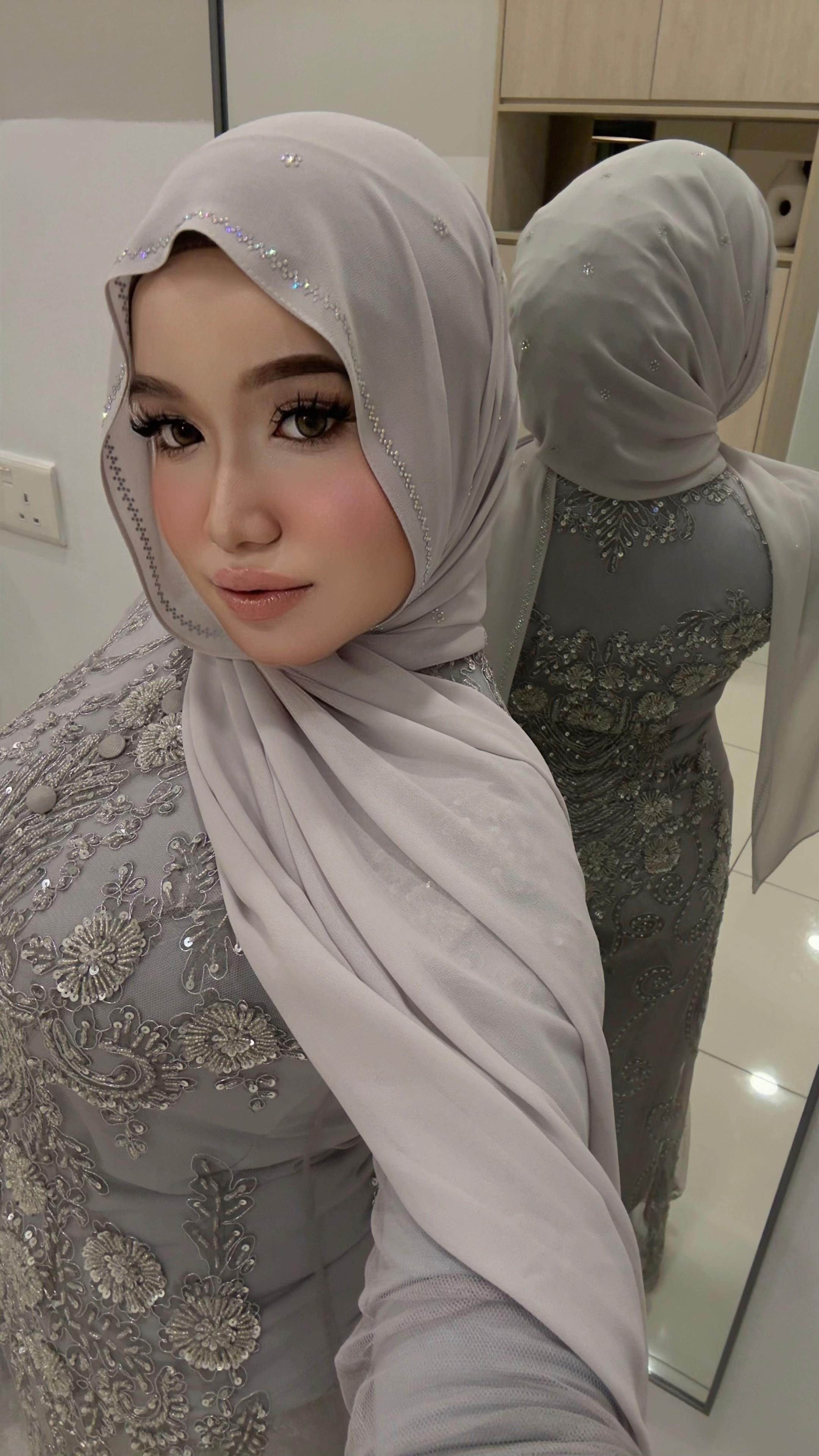 @nia