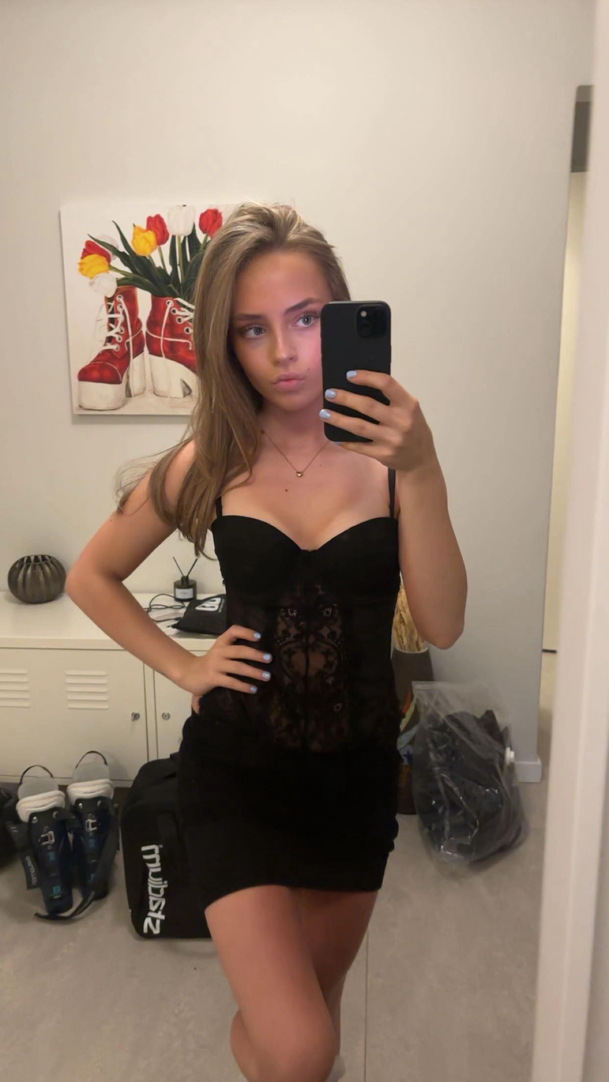 @𝒮