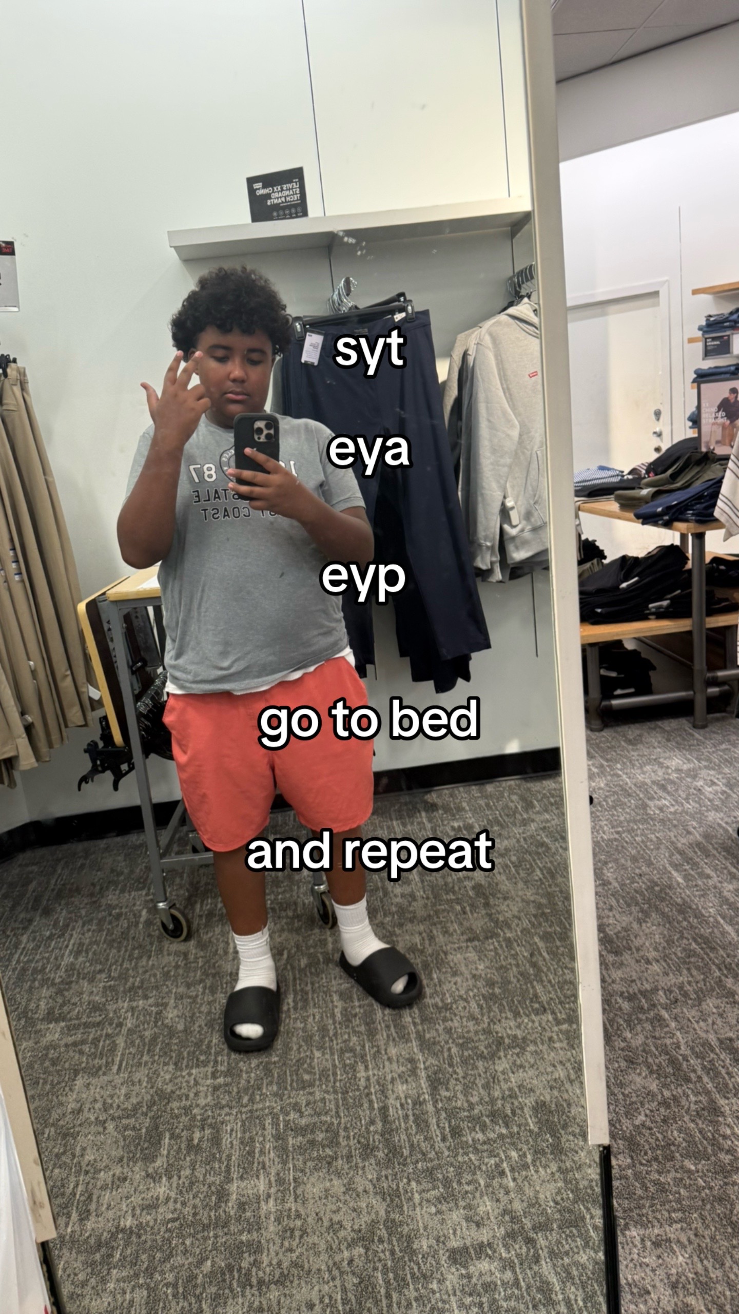 @👾