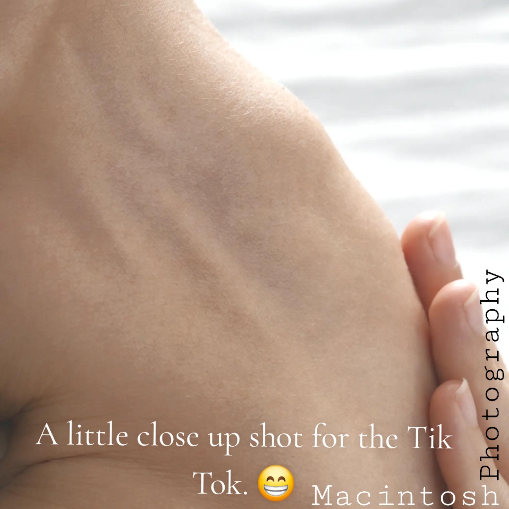 @Female_Neck_Appreciation