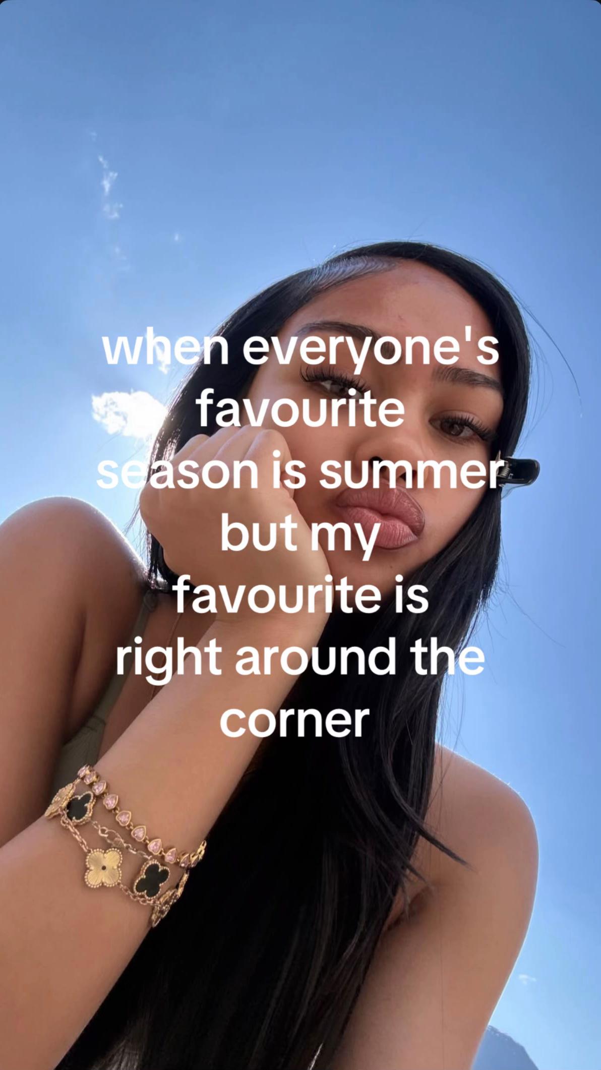 @𝒱