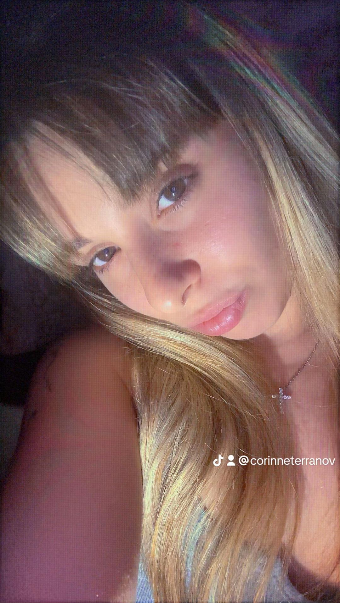 @Corinne🌹