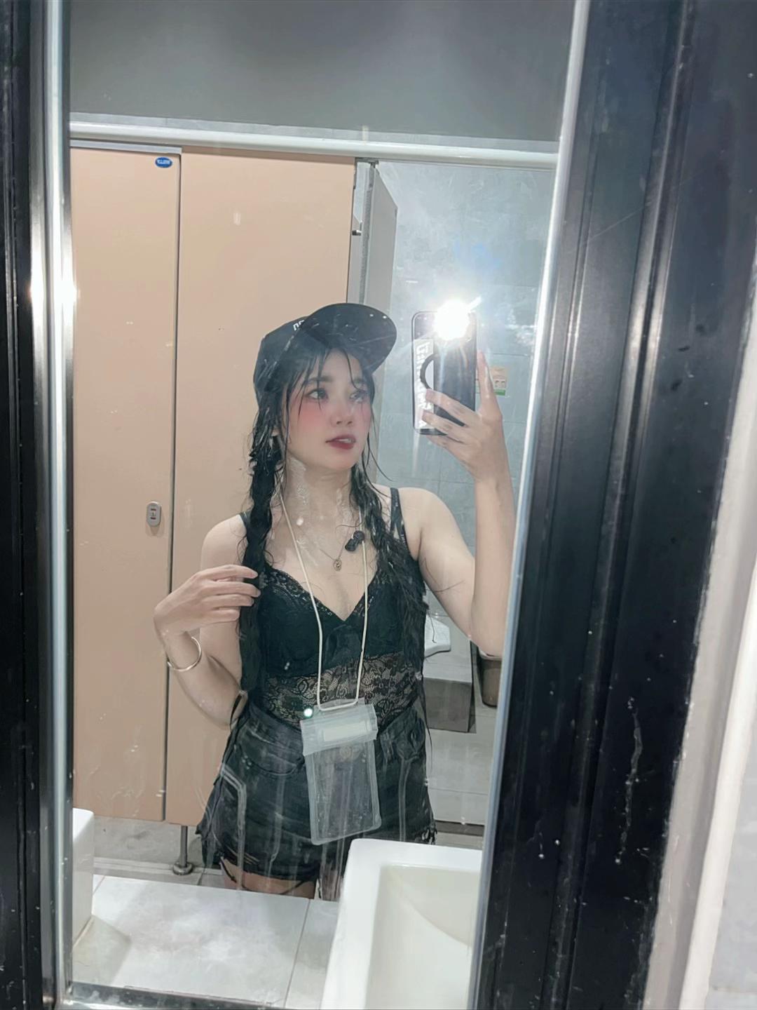 @𝐟𝐨𝐧𝐠 ᶠᵒⁿᵍ