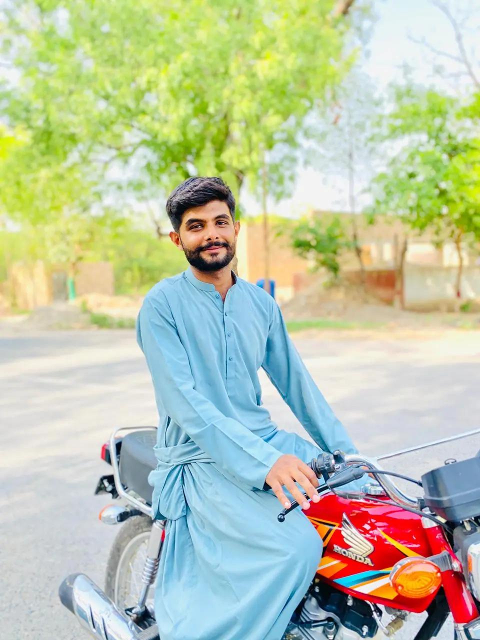 @💸 عاقب کوریہ ⚡
