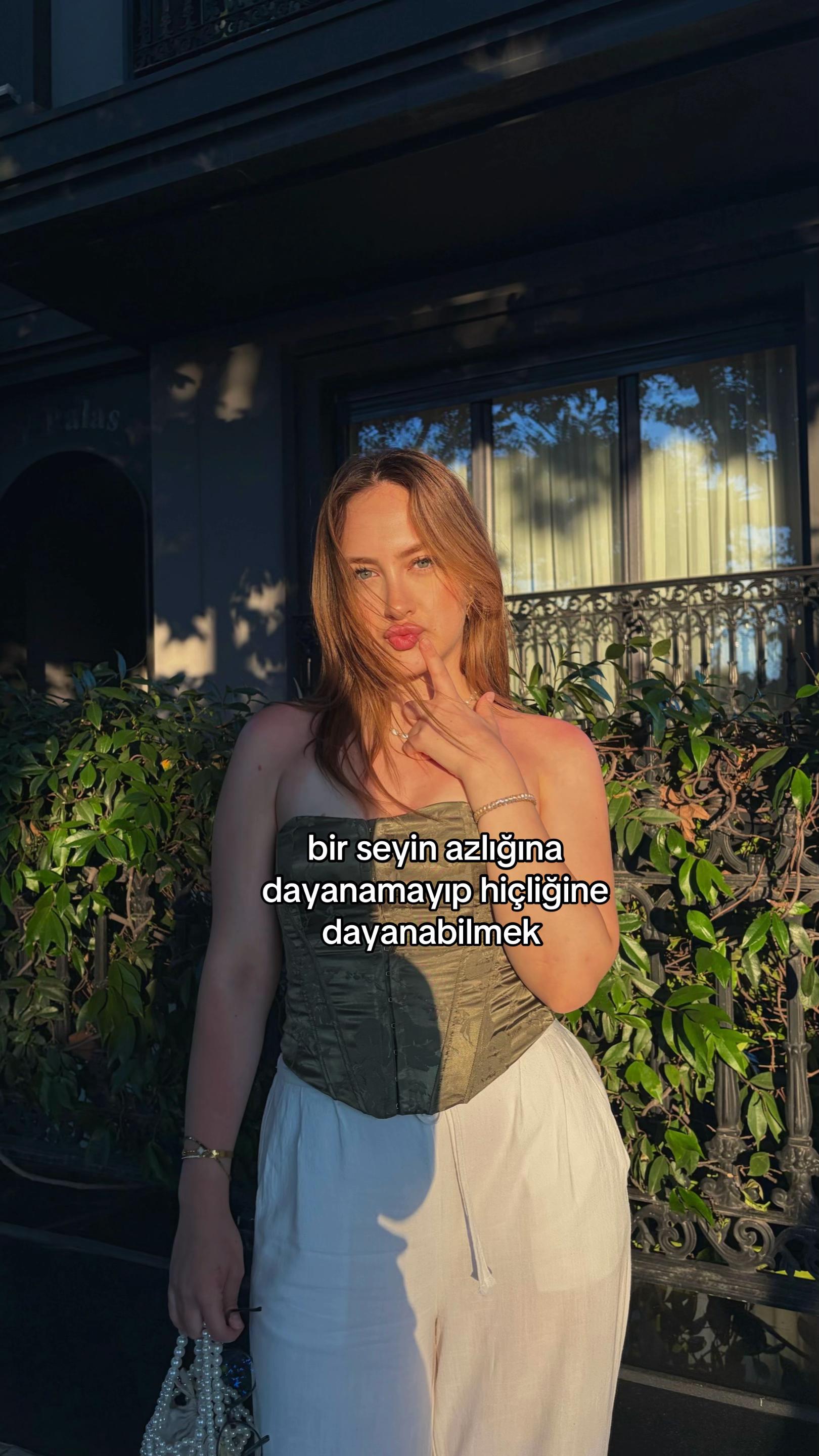 @Esmanurdklc