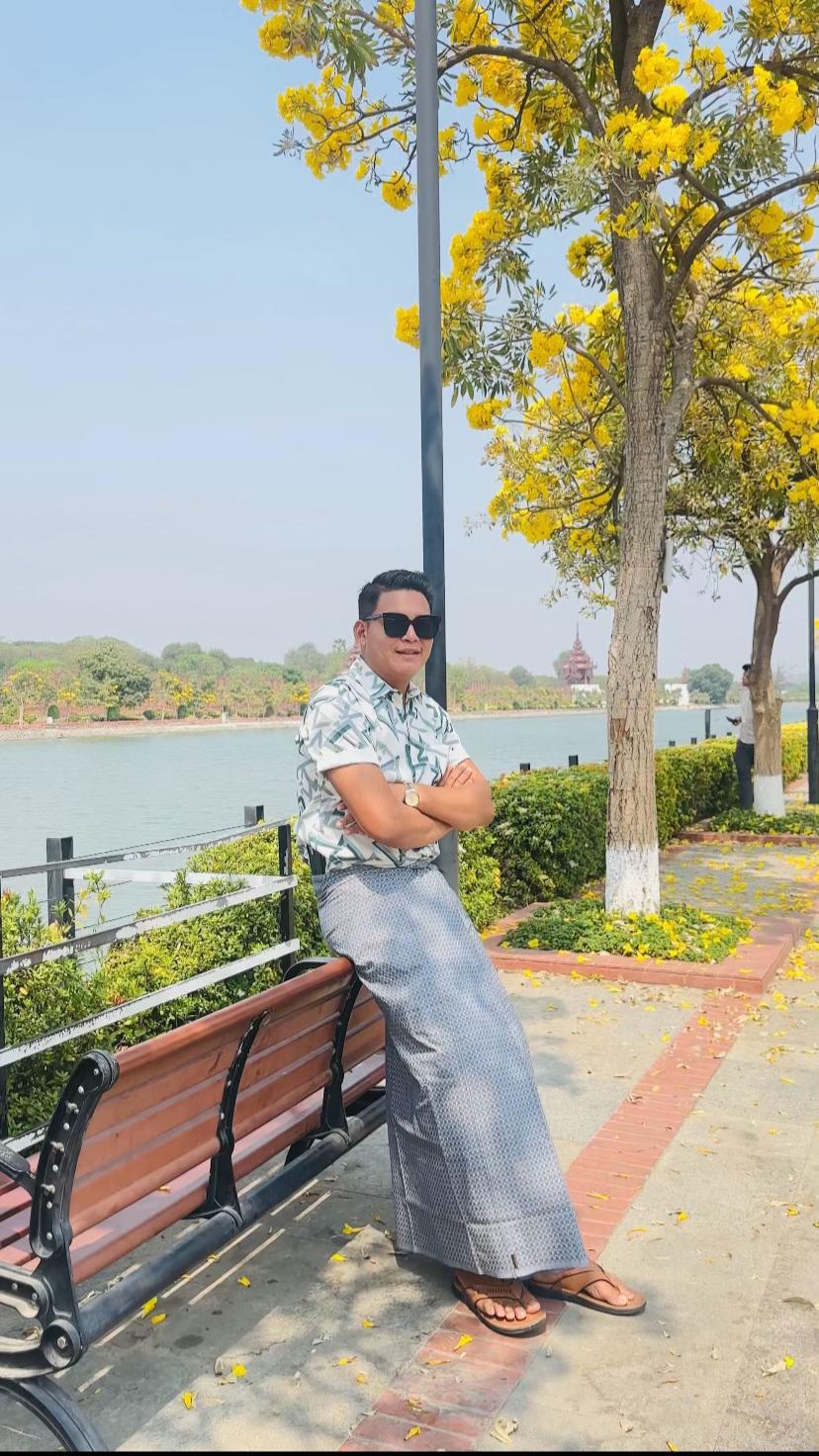 @ဦးခန့်(လက်ပန်ဇင်မြေ)