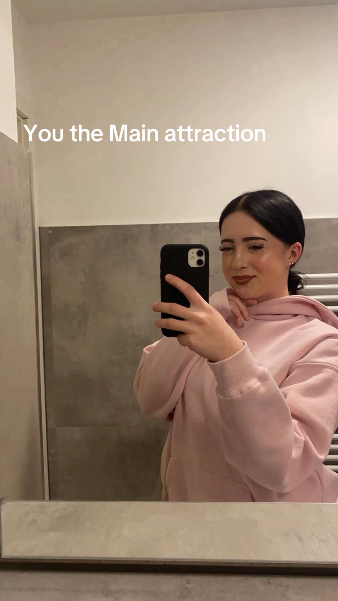 @M I A