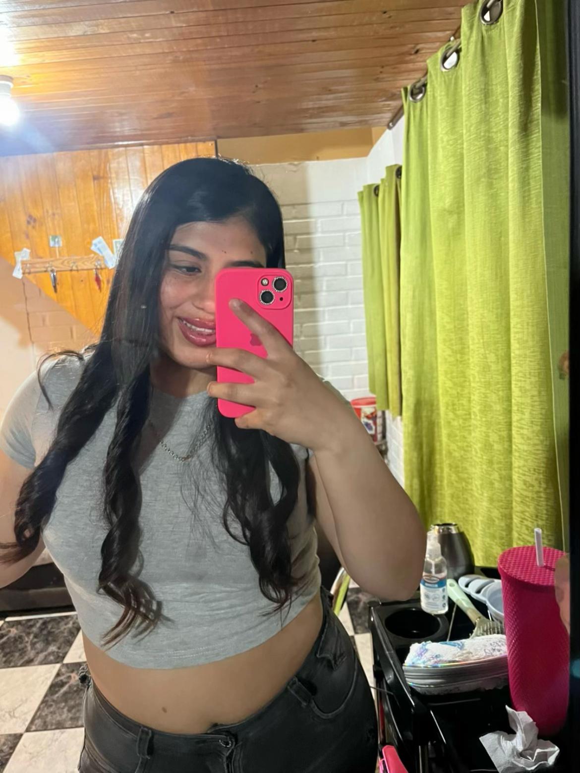 @renata_caceres_17