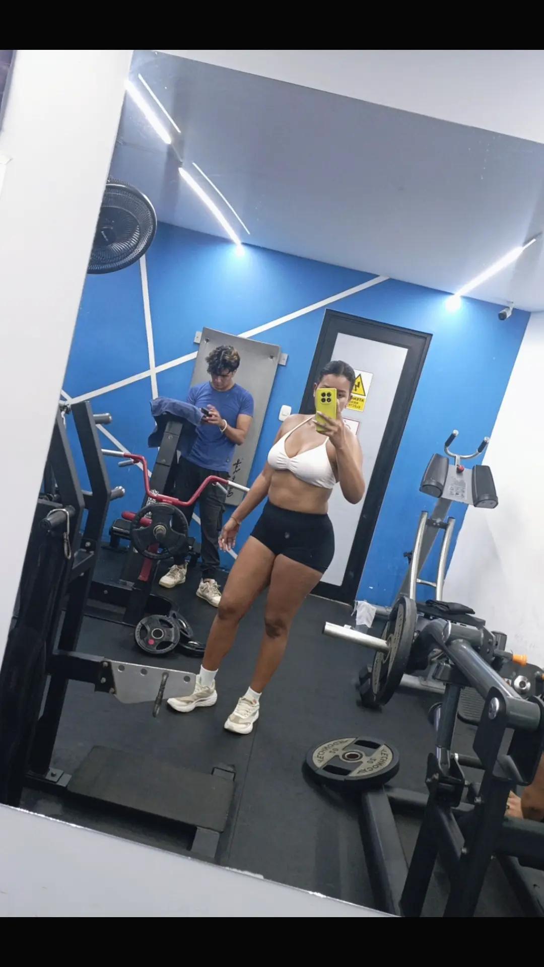 @Reina Lara