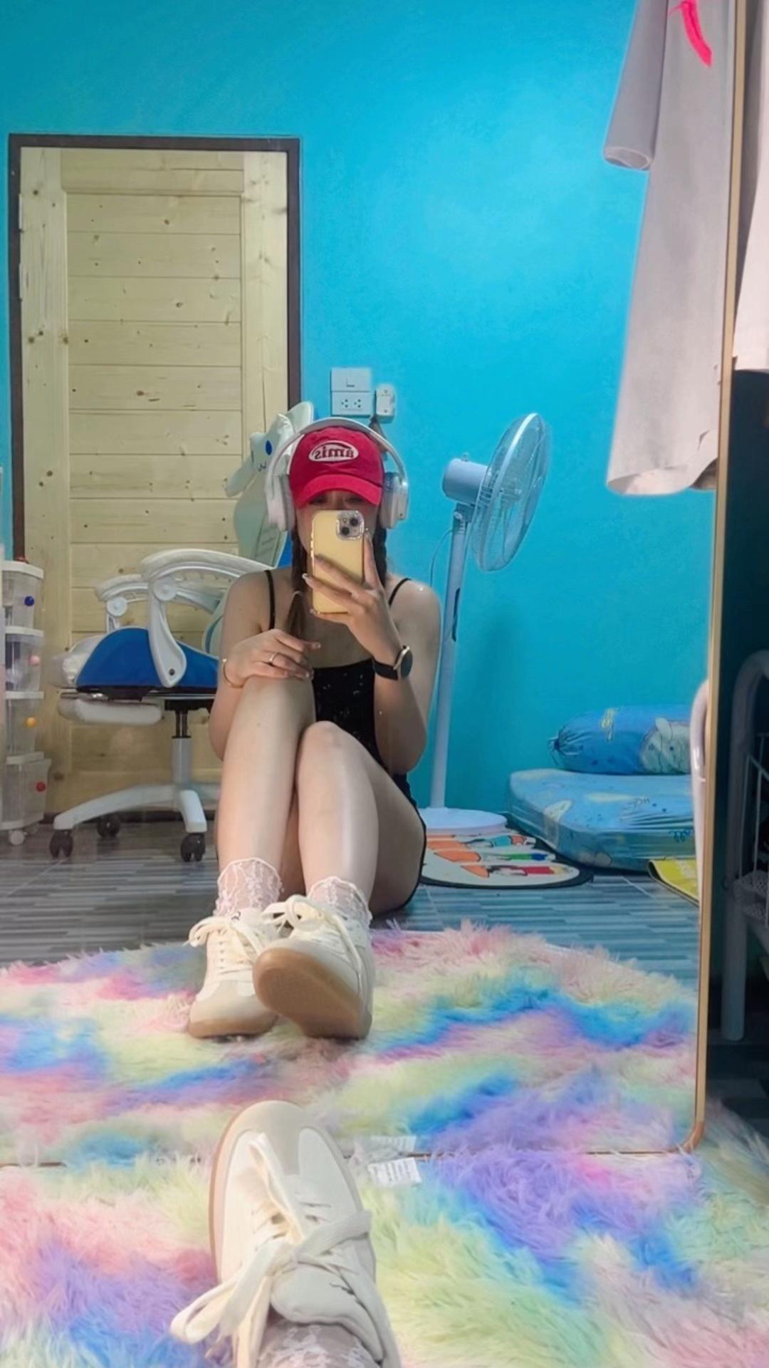 @nisachon