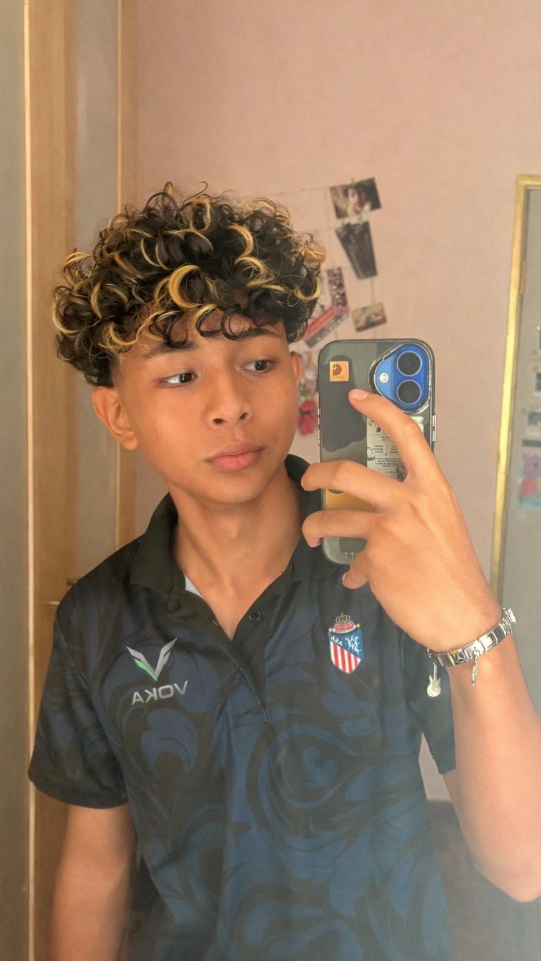 @€V