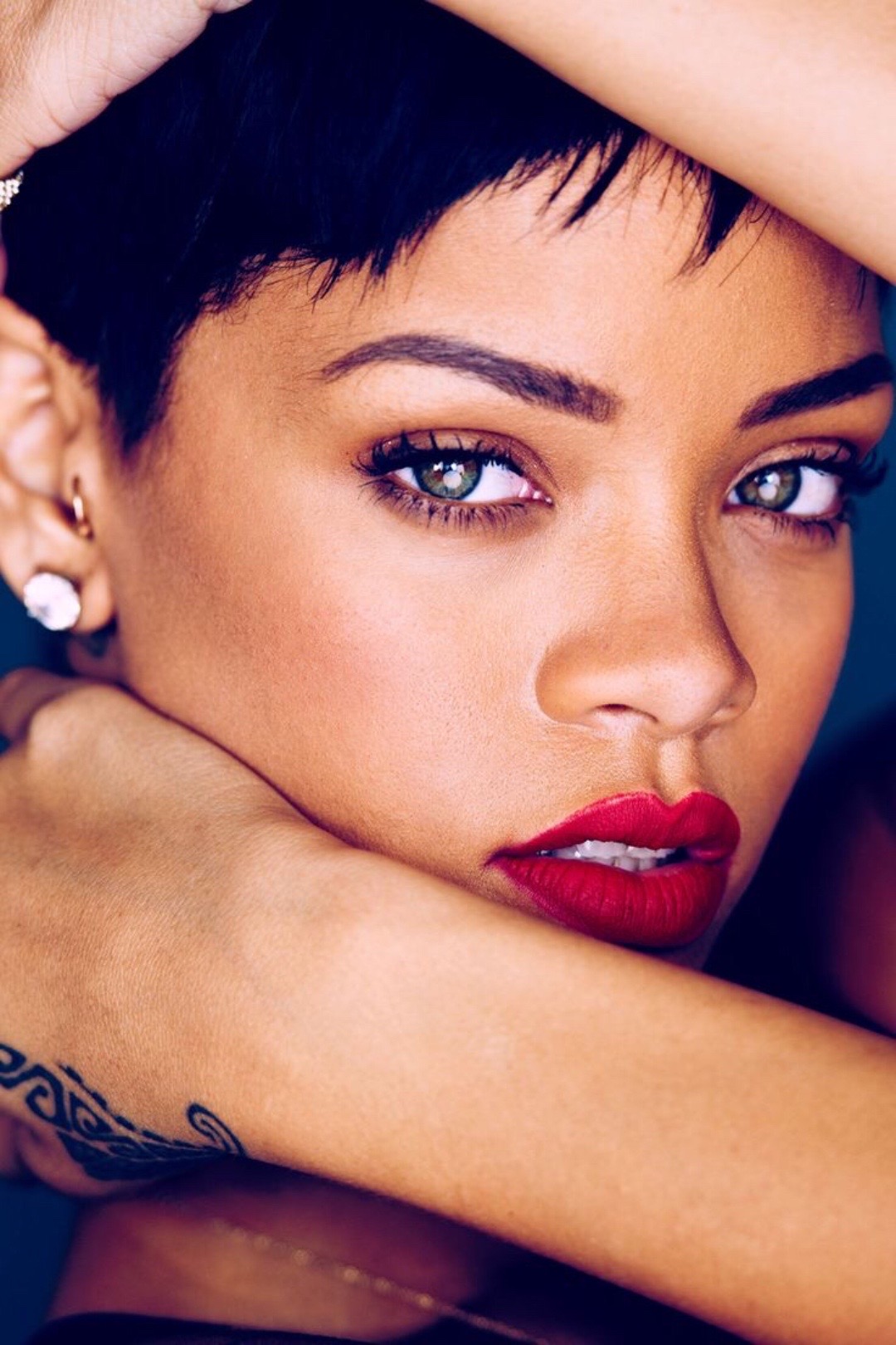 @BadGalRiRi✨