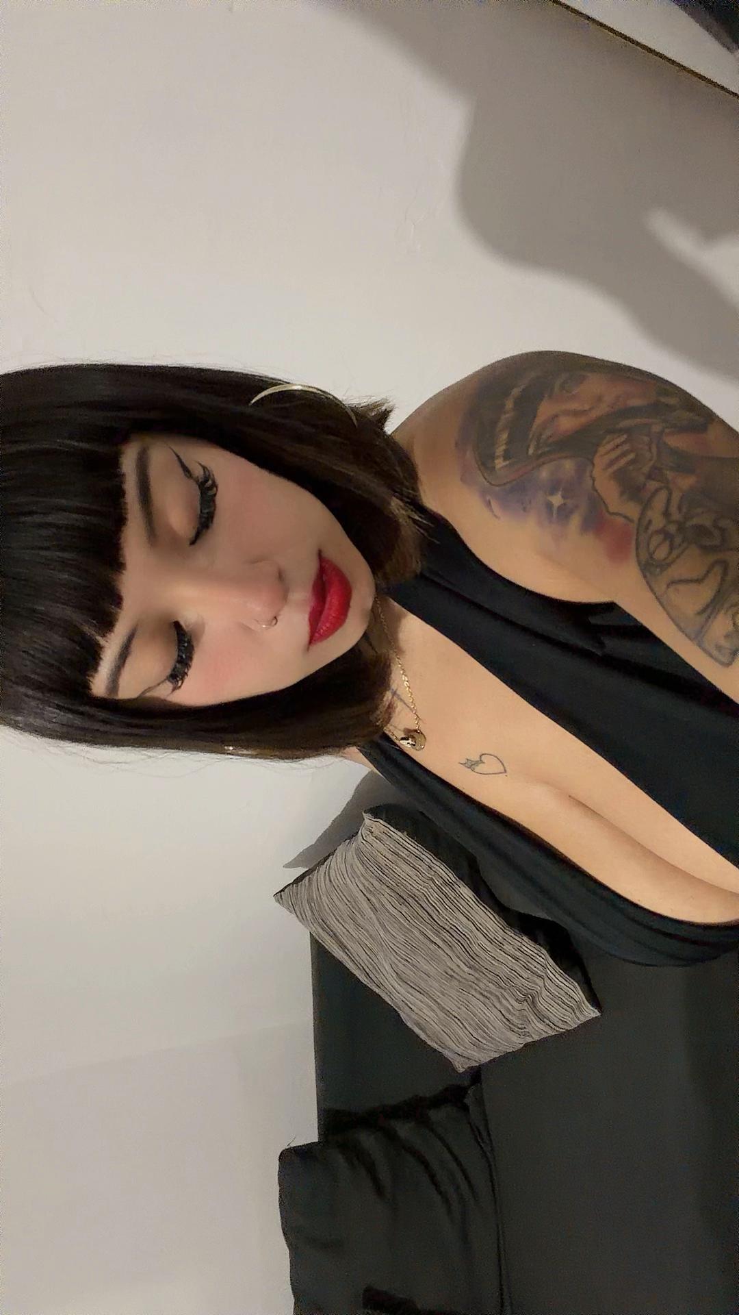 @Vickyselanip💕🌸