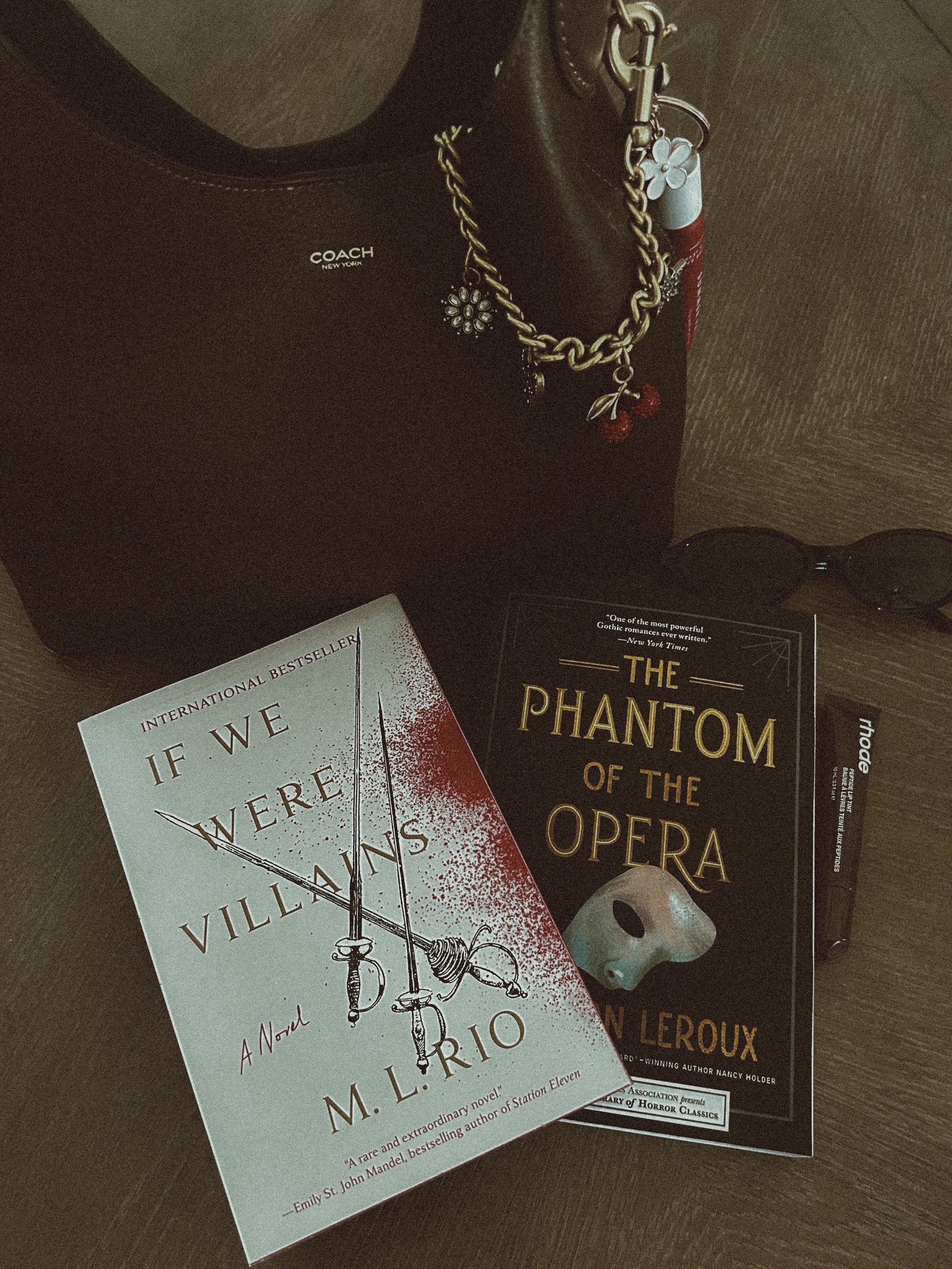 @Astoria Hobbs | Author
