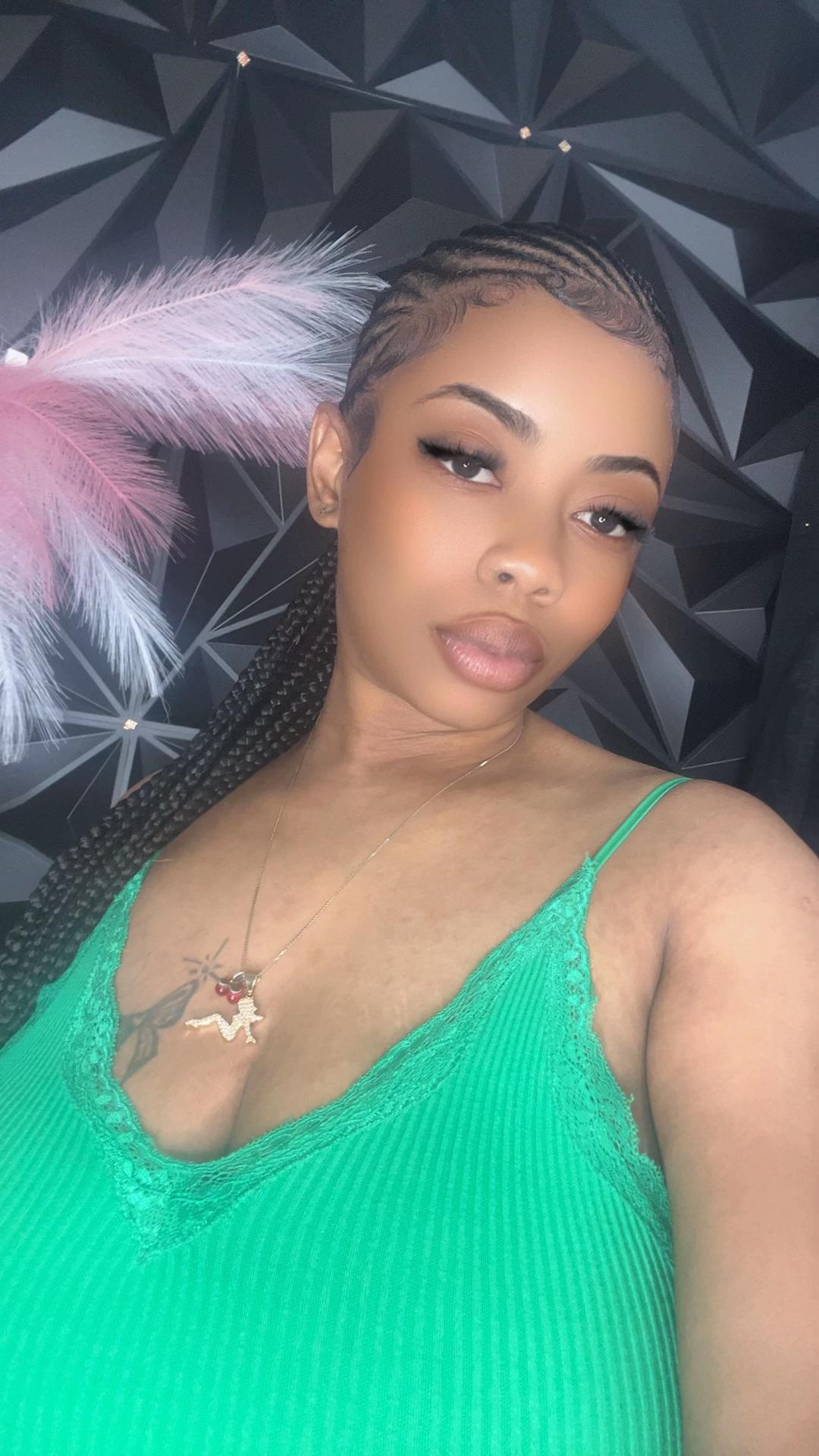 @Caramelchick876 🇯🇲