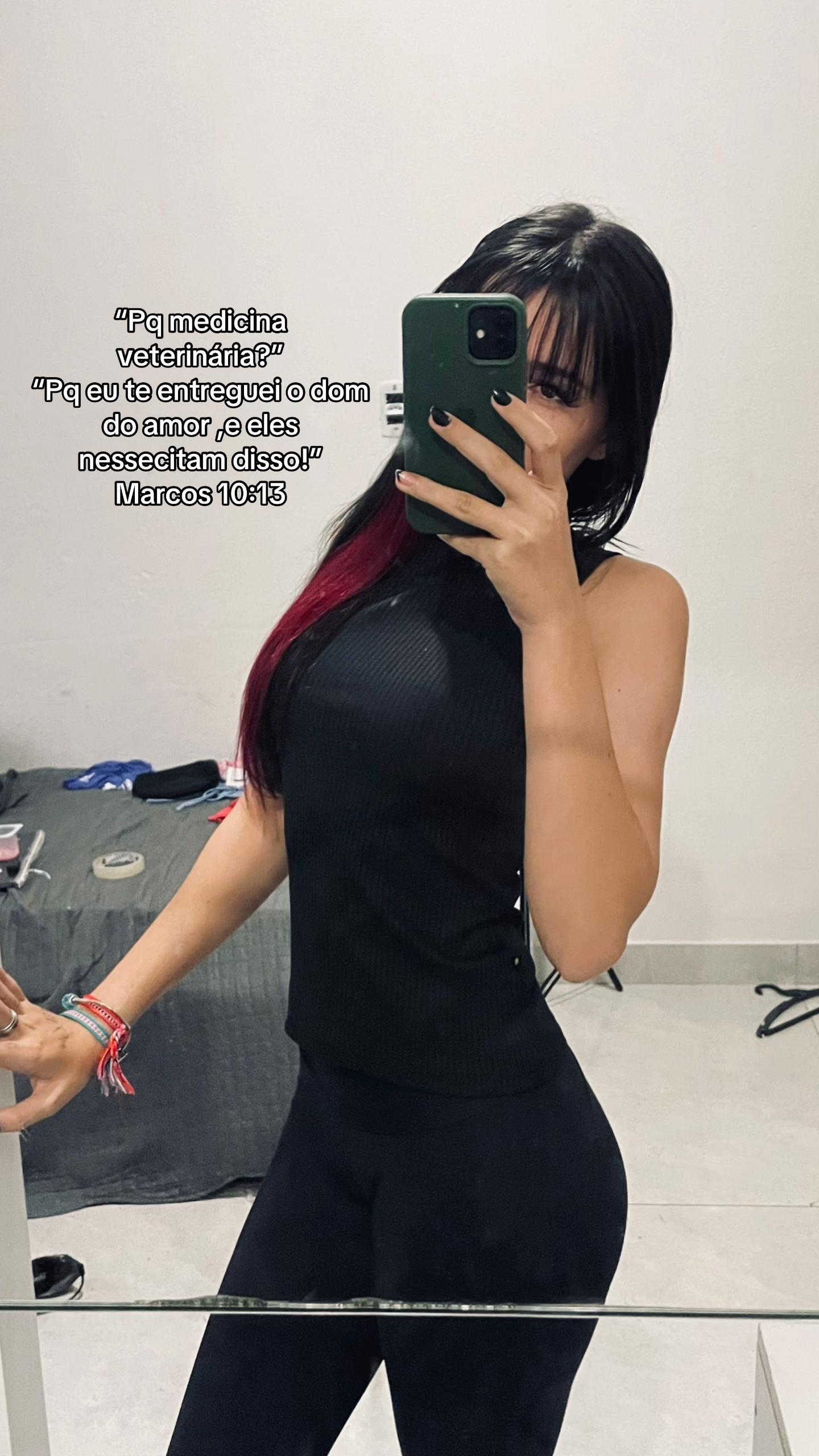 @_yasmin._.santos_