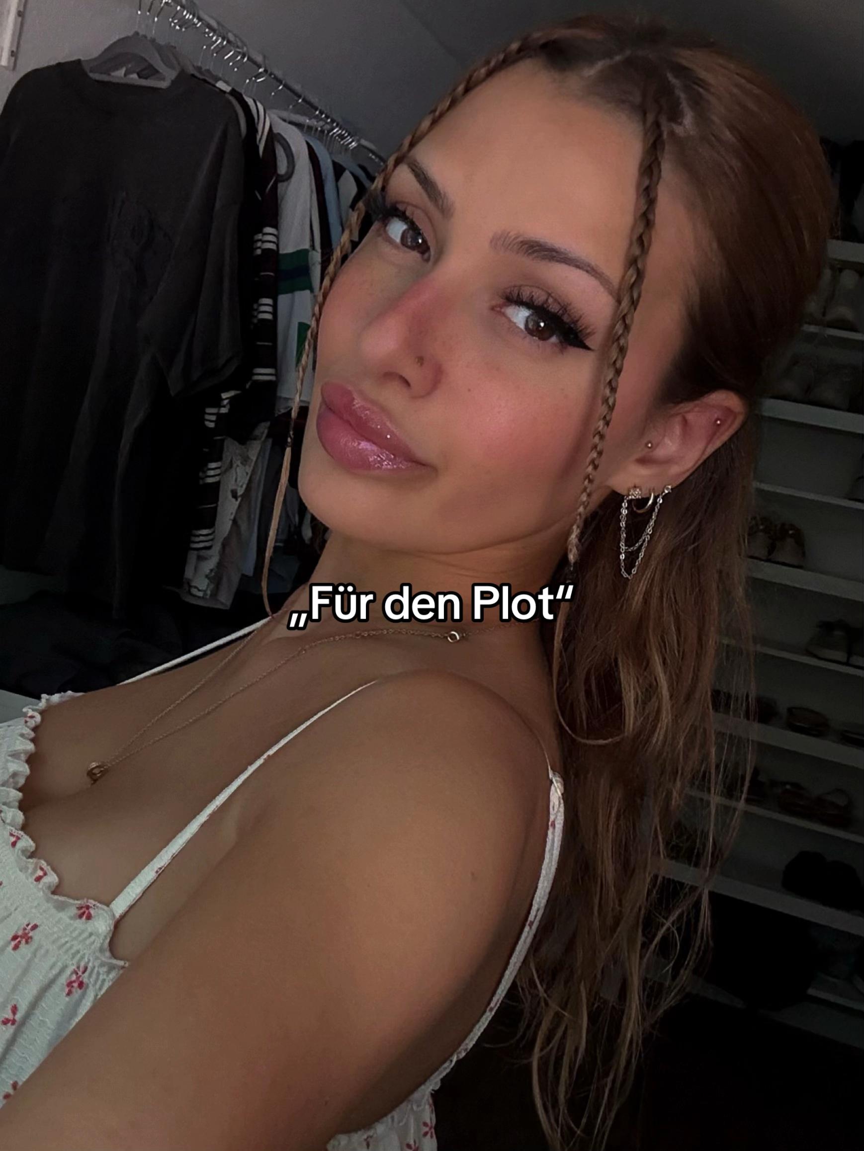 @Elli
