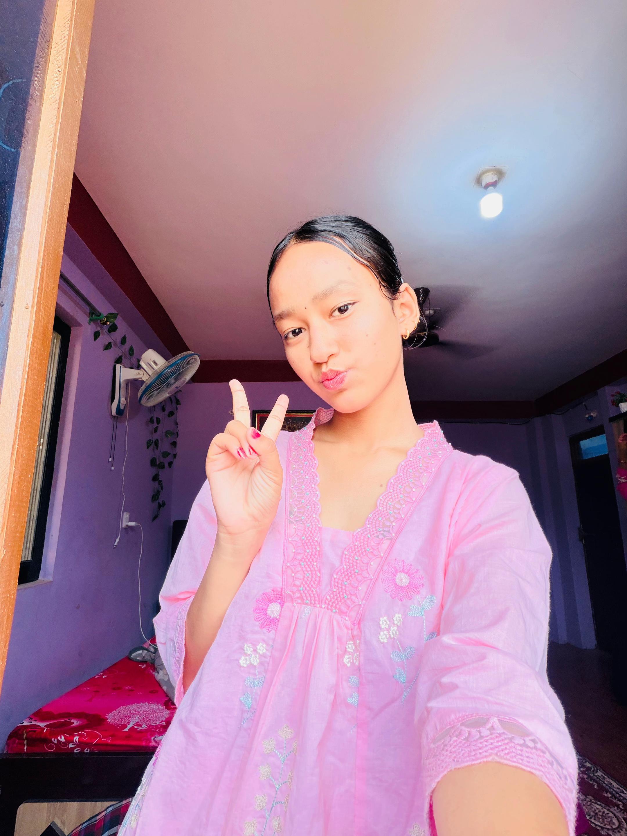 @Parii thakuri 💗🌒