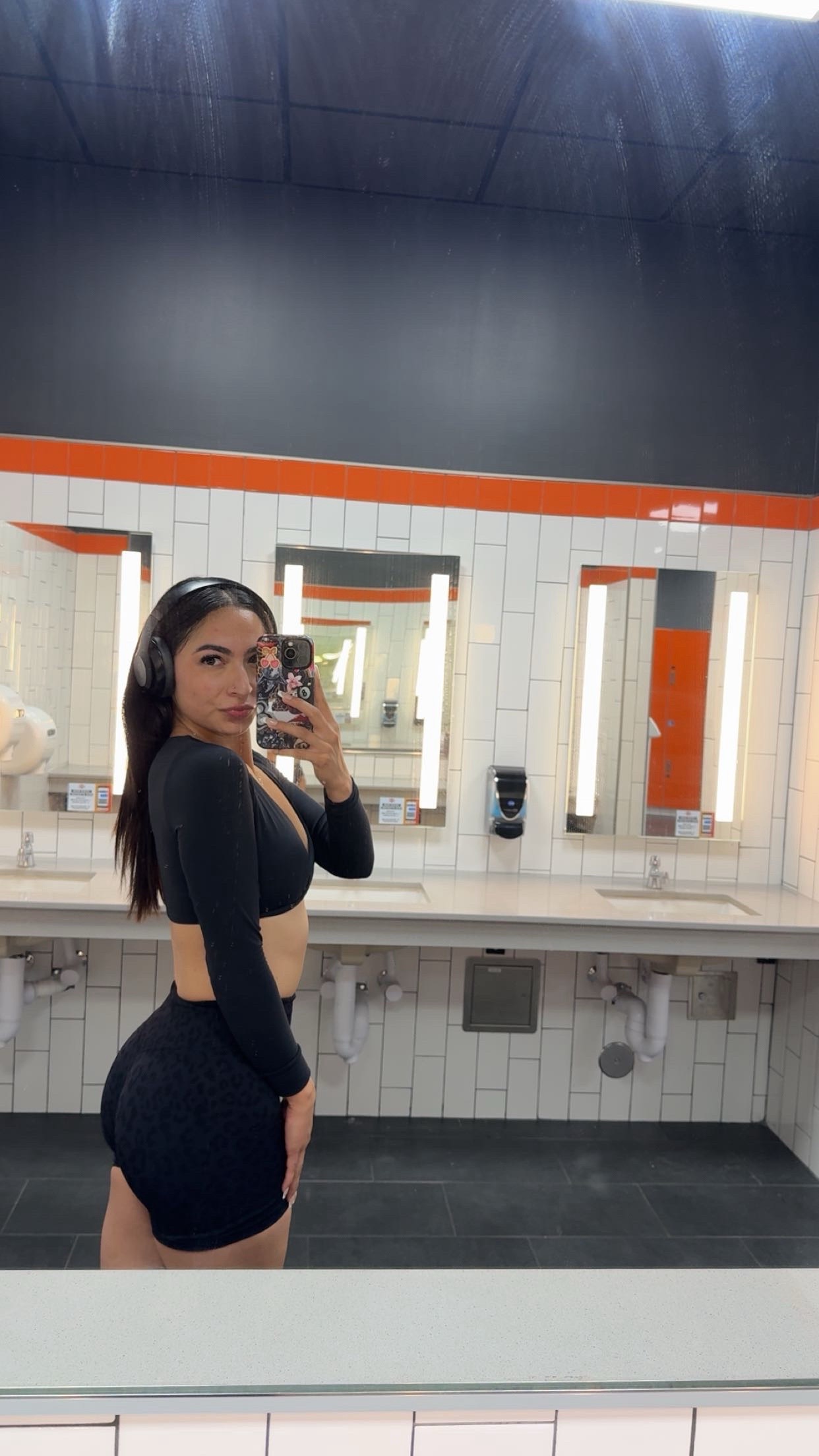 @Mia