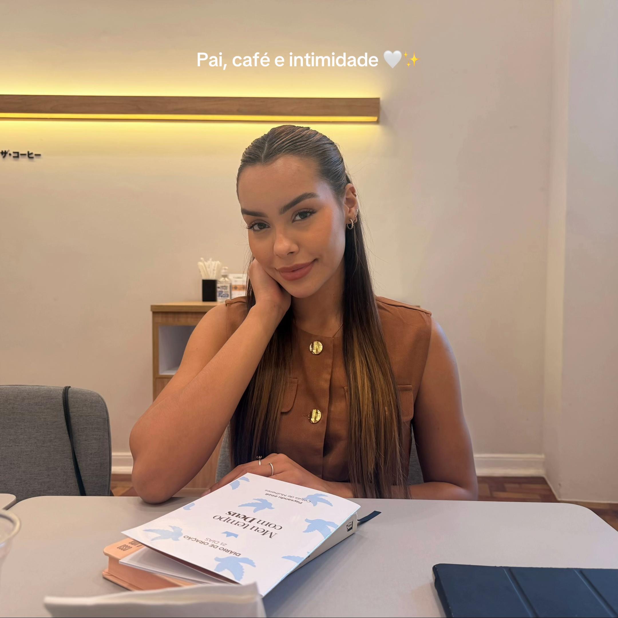 @Anny Victoria