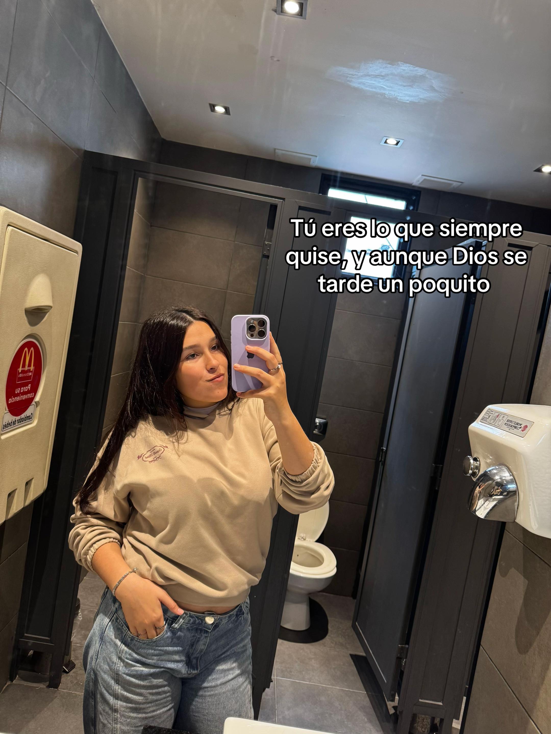 @Emii ✨