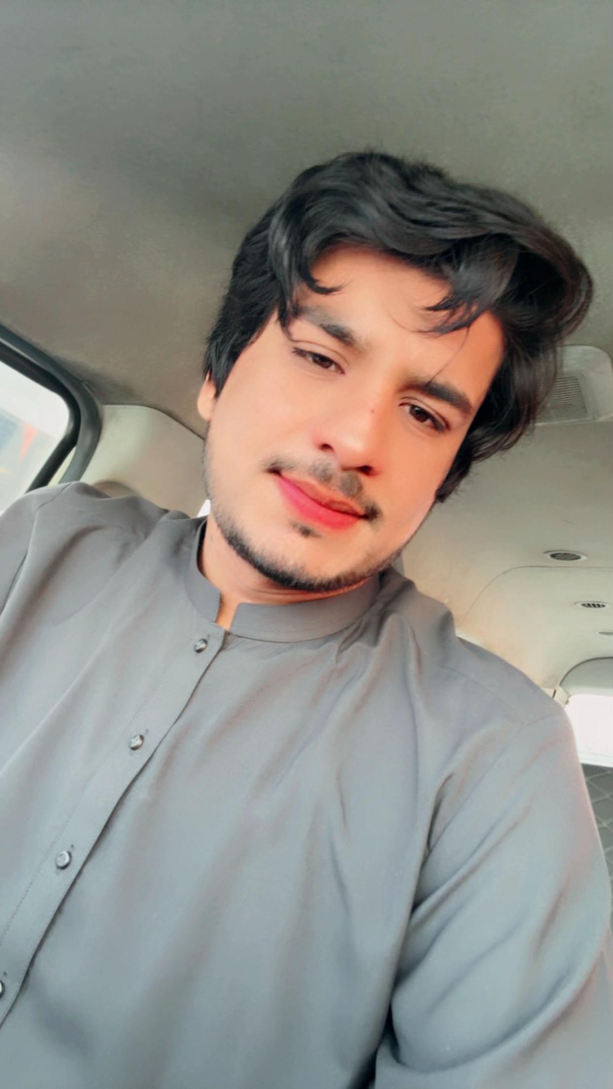 @Shinda Mughal🇦🇪