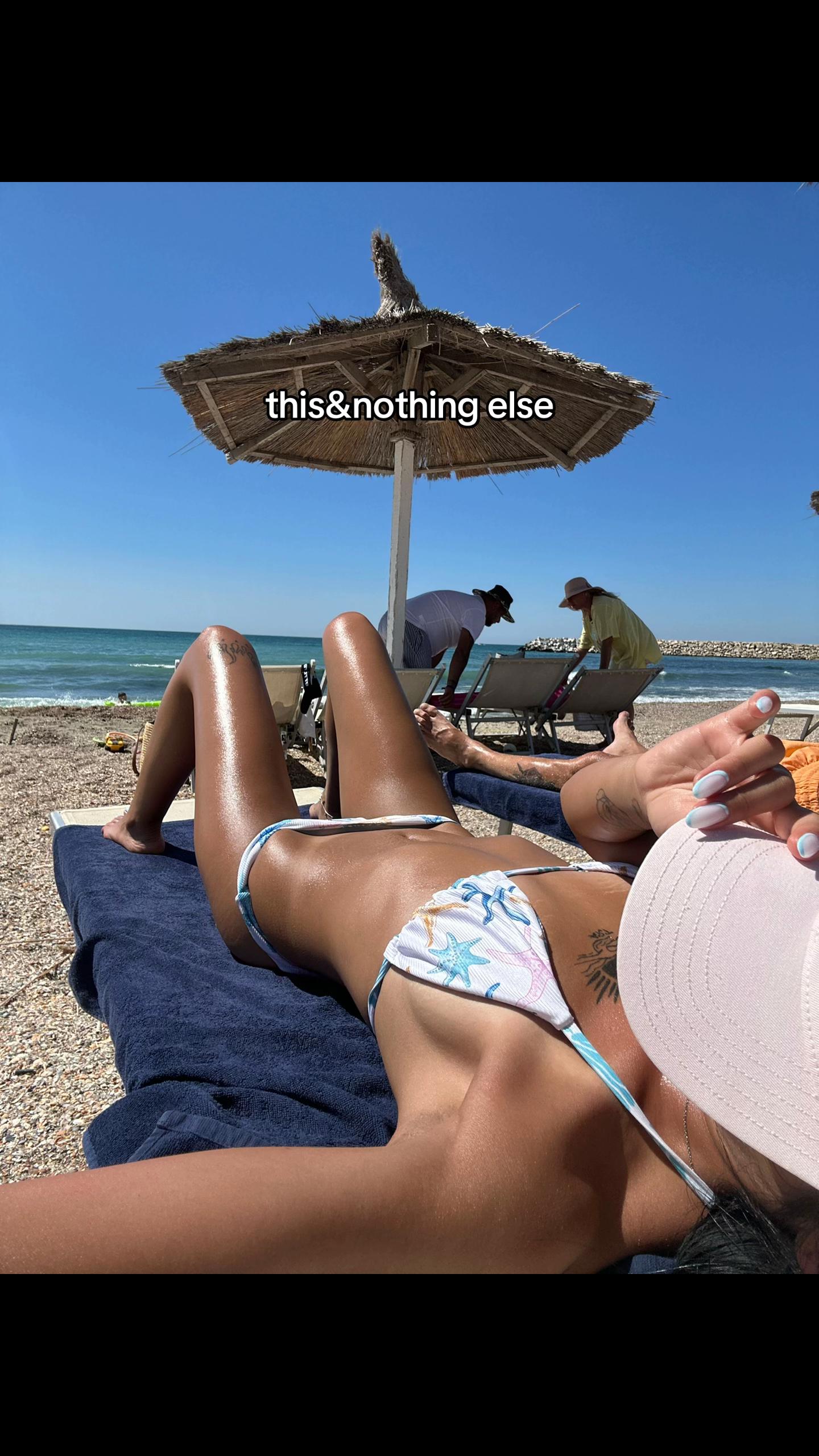 @whosthatgirl
