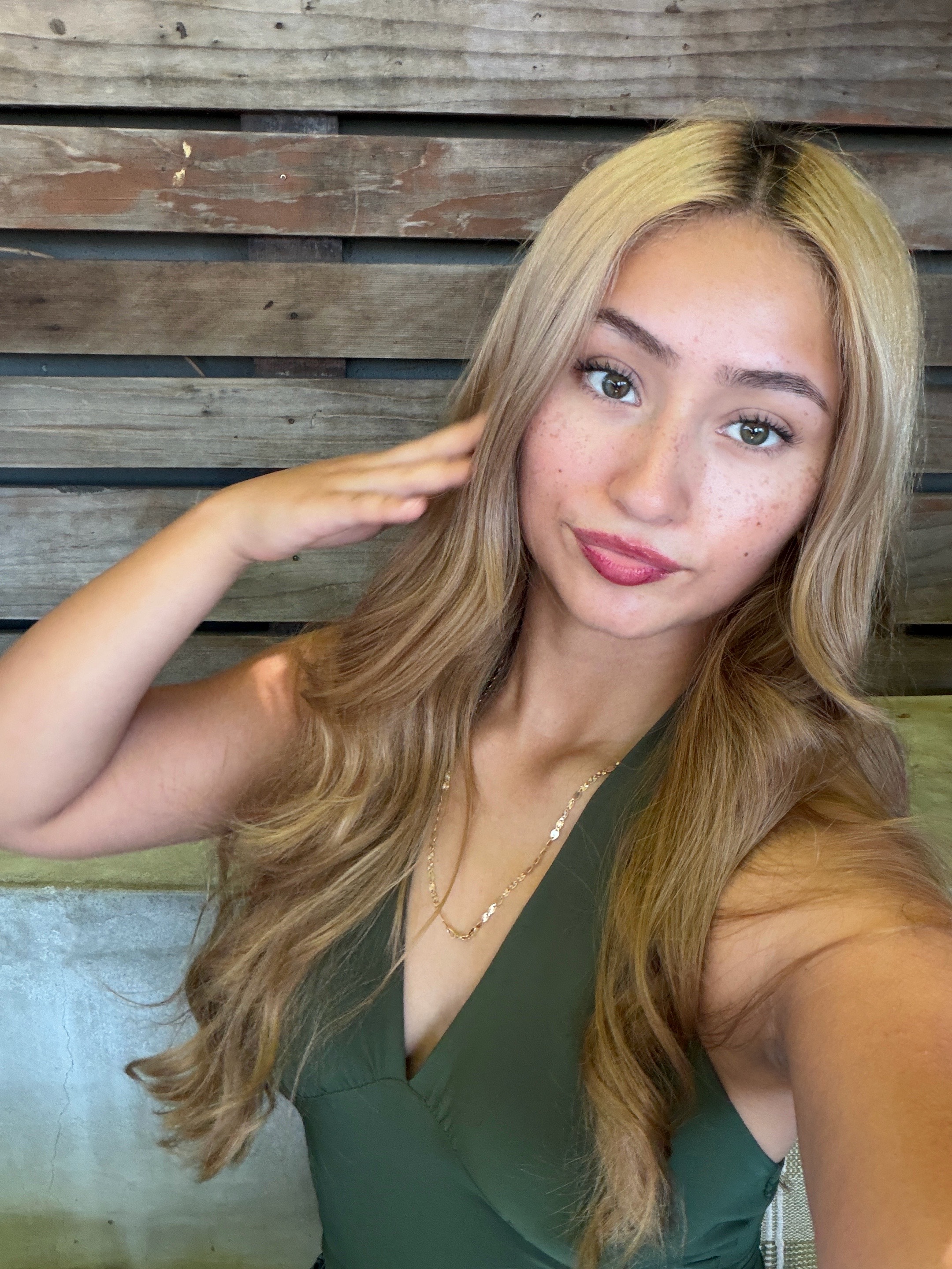 @x.anya