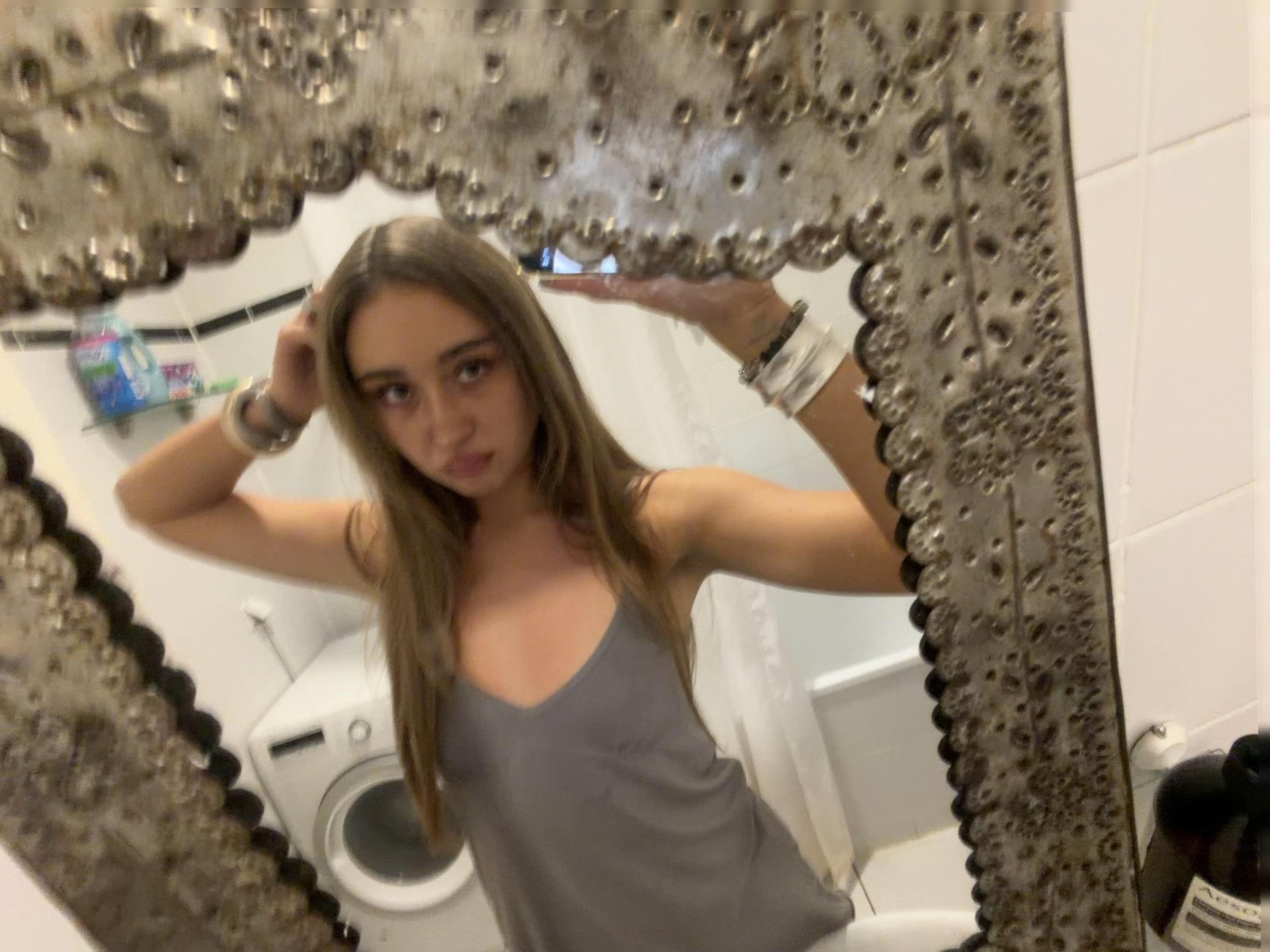 @🐰