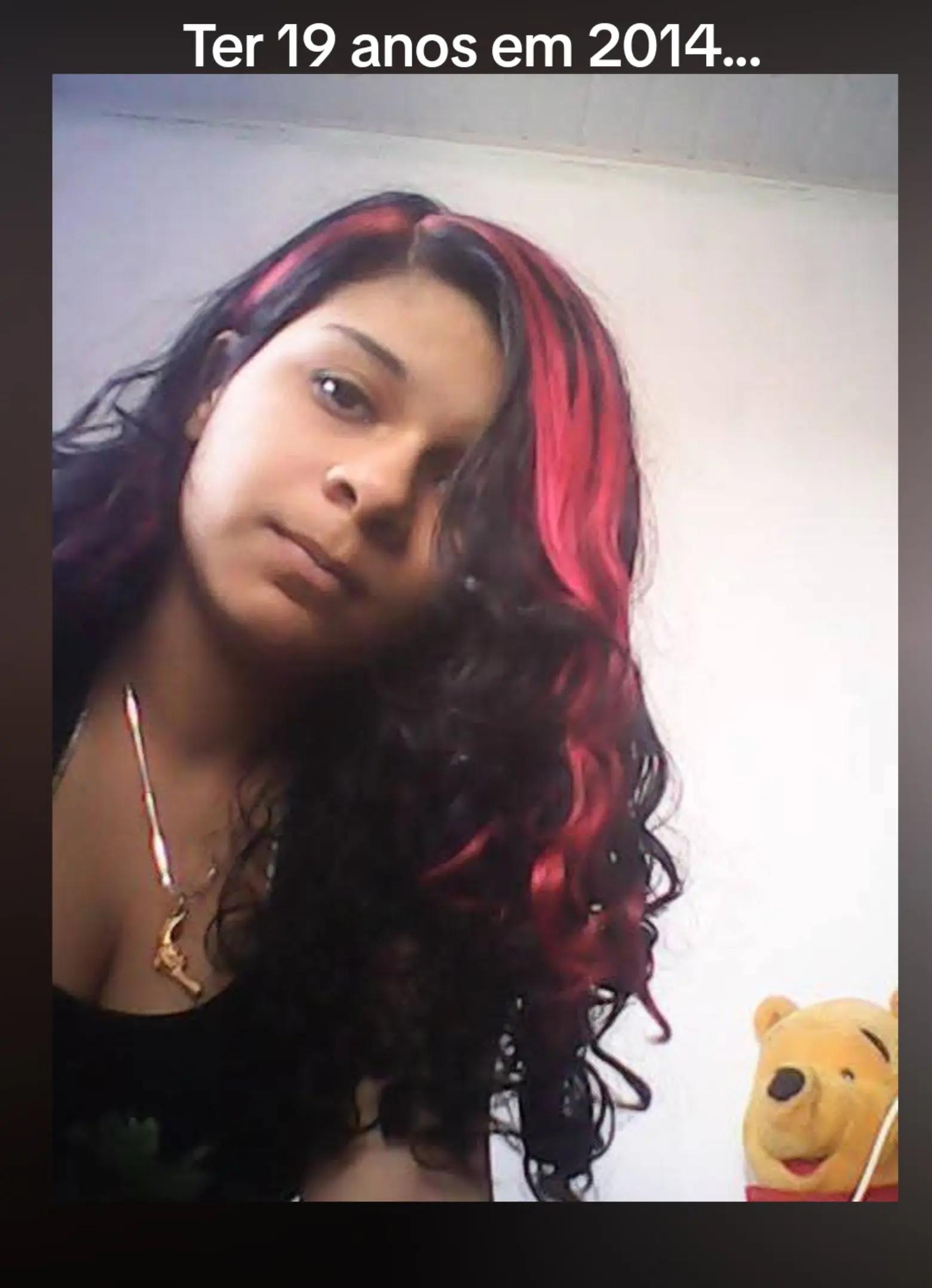 @Tainá