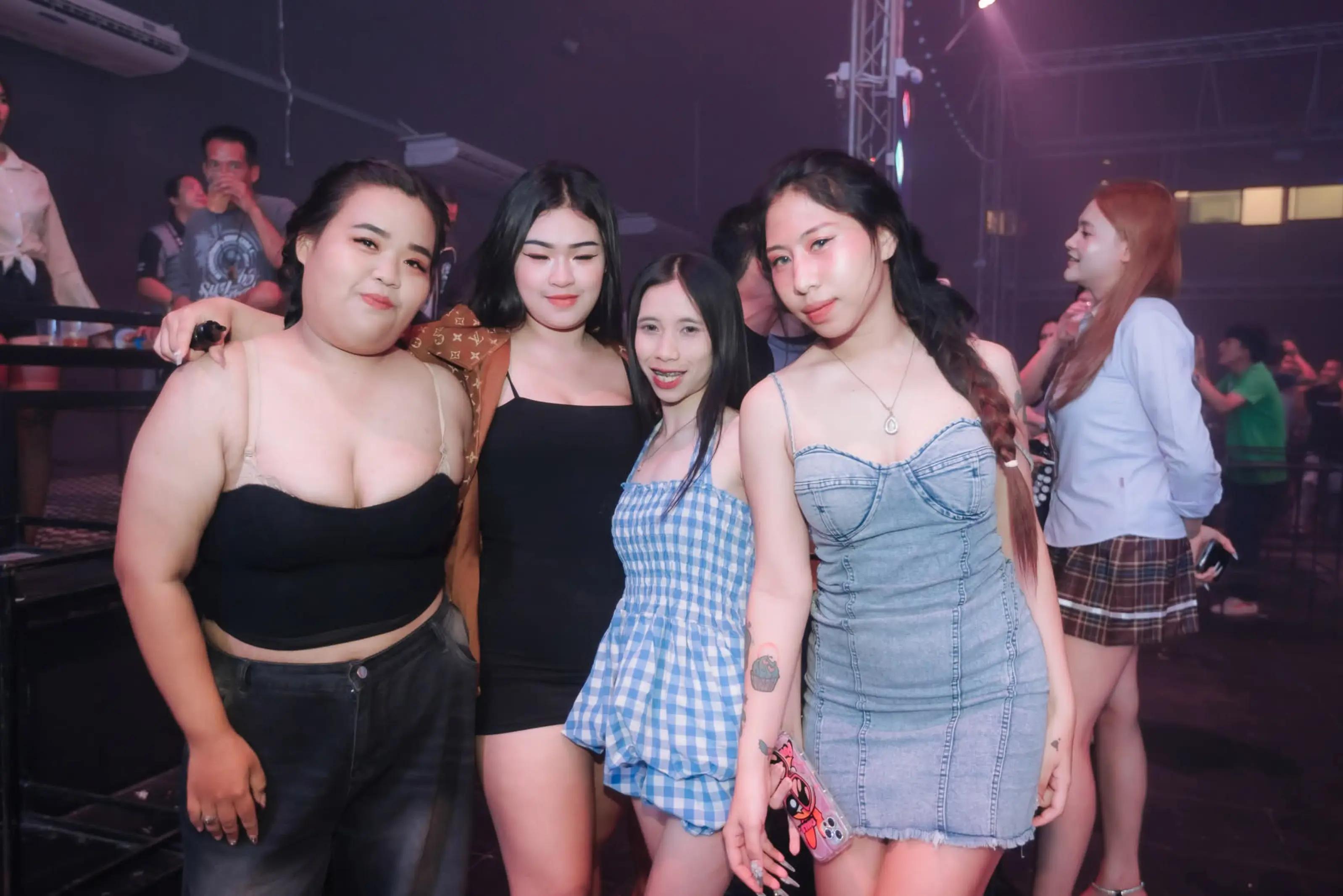 @&bull;พะ พลอย