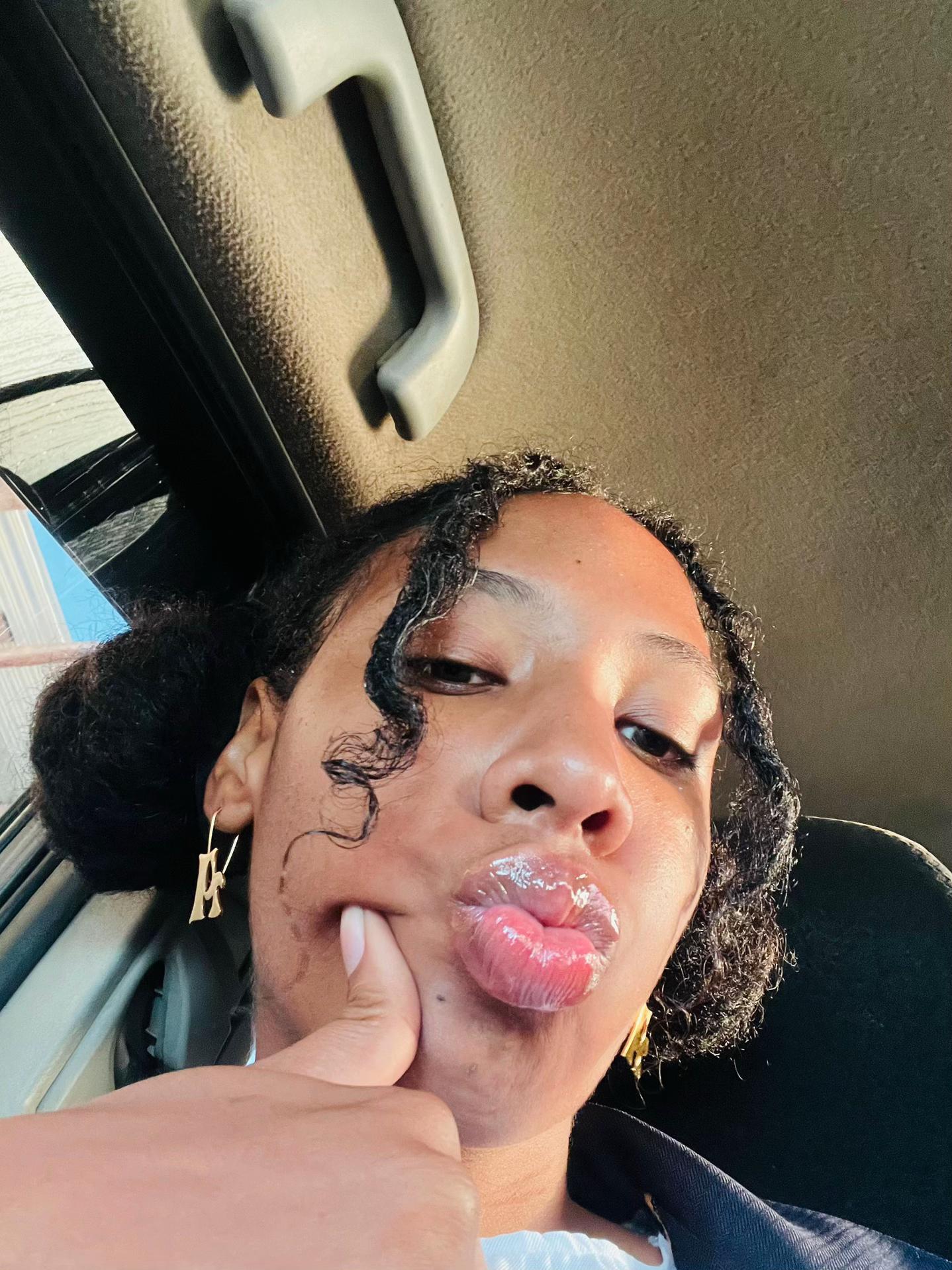 @D E N I E S H A🌸