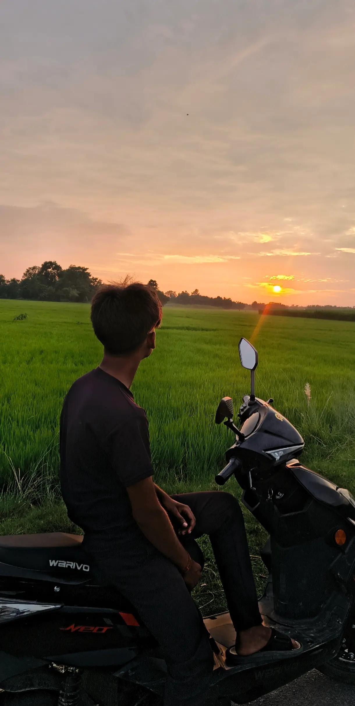 @MooN ๐๐ซ๐ซถ๐ซ