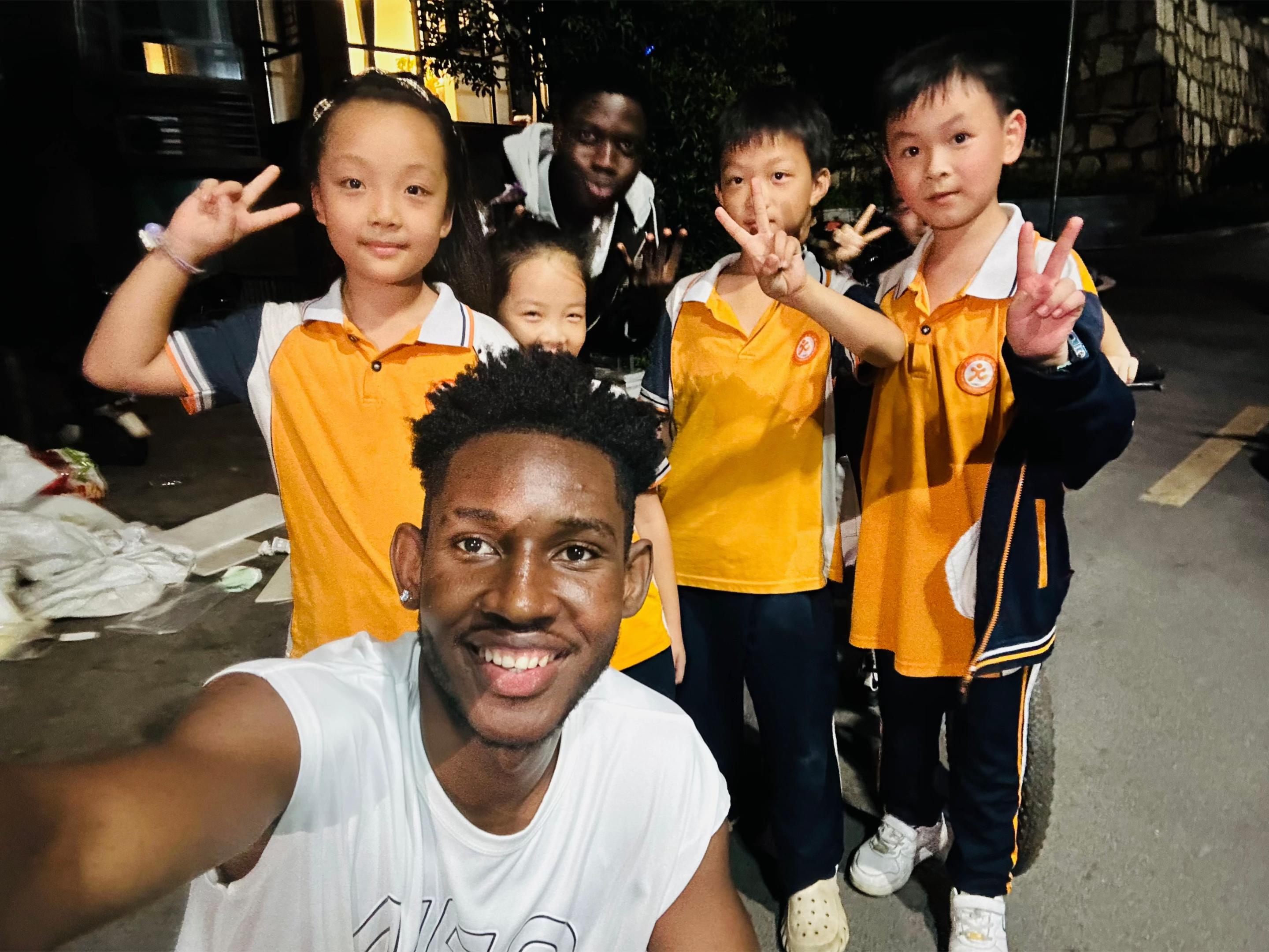 @Monster Leh  Chine-Afrik 🇨🇳
