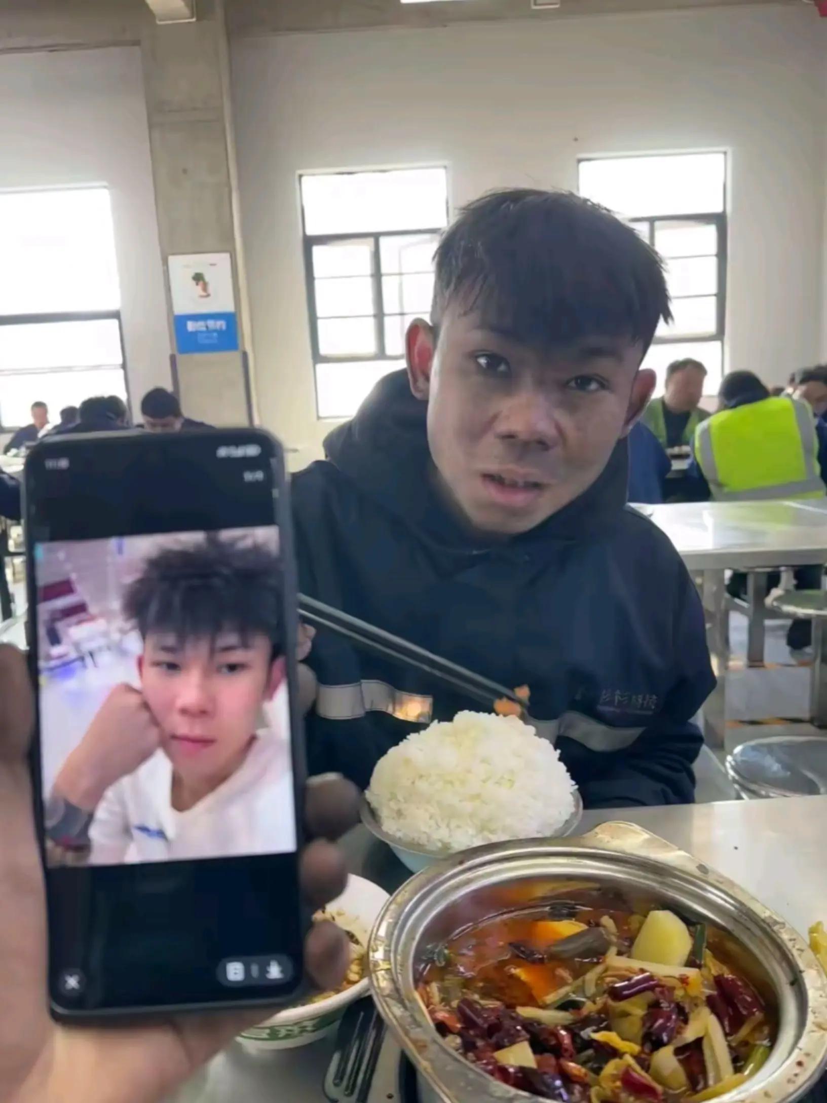 @ƴųท•Շê 🐼