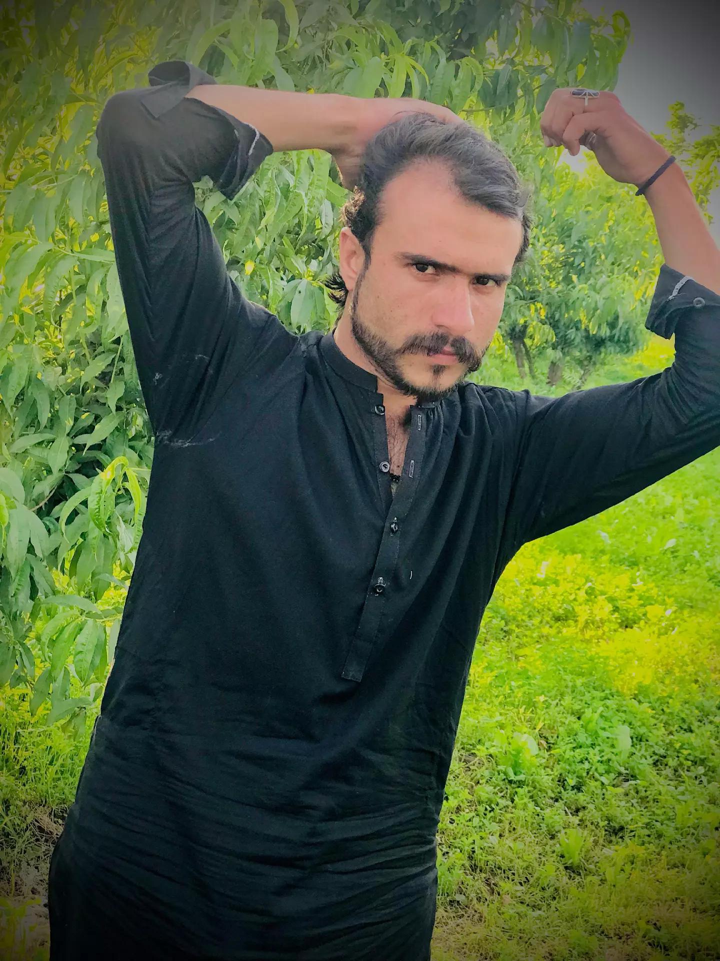 @moshen khan _m_m
