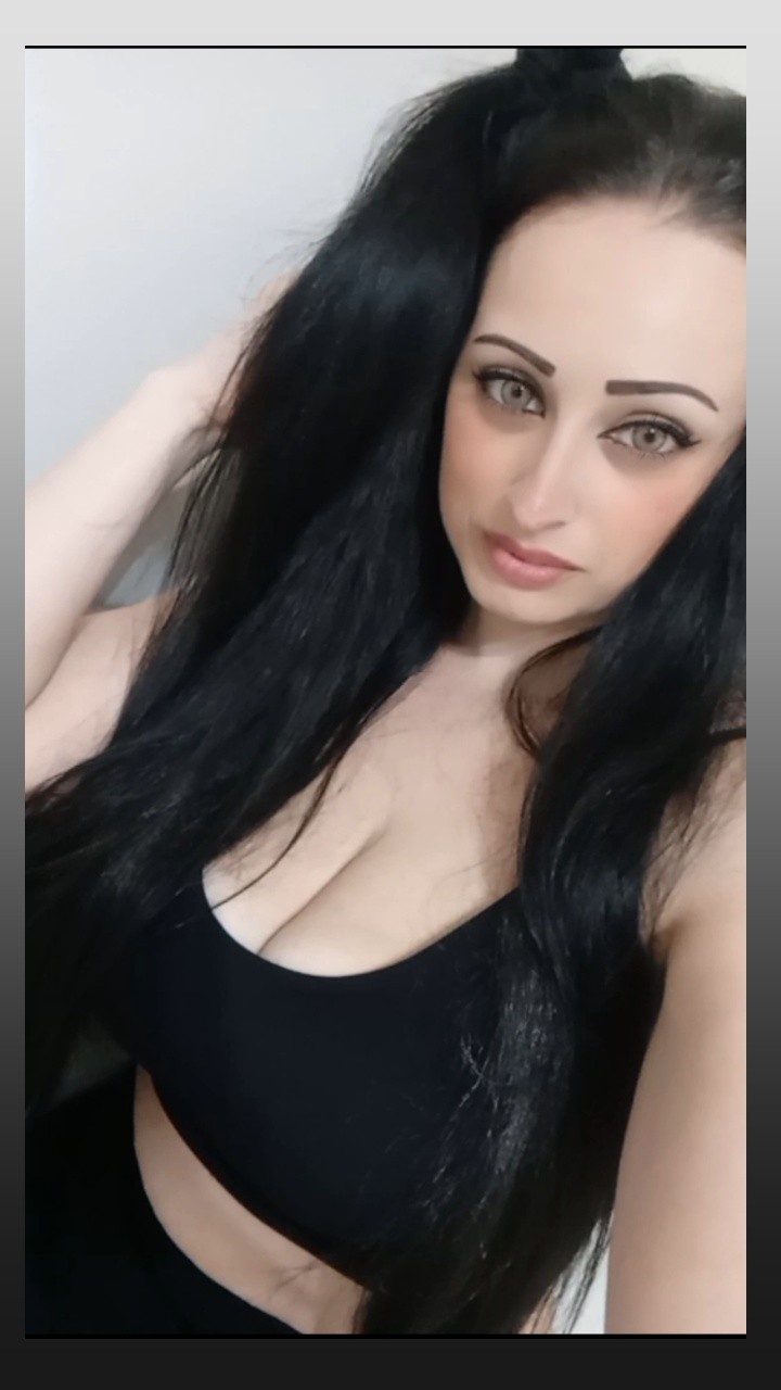 @❤️🅜︎🅔︎🅡︎🅨︎❤️