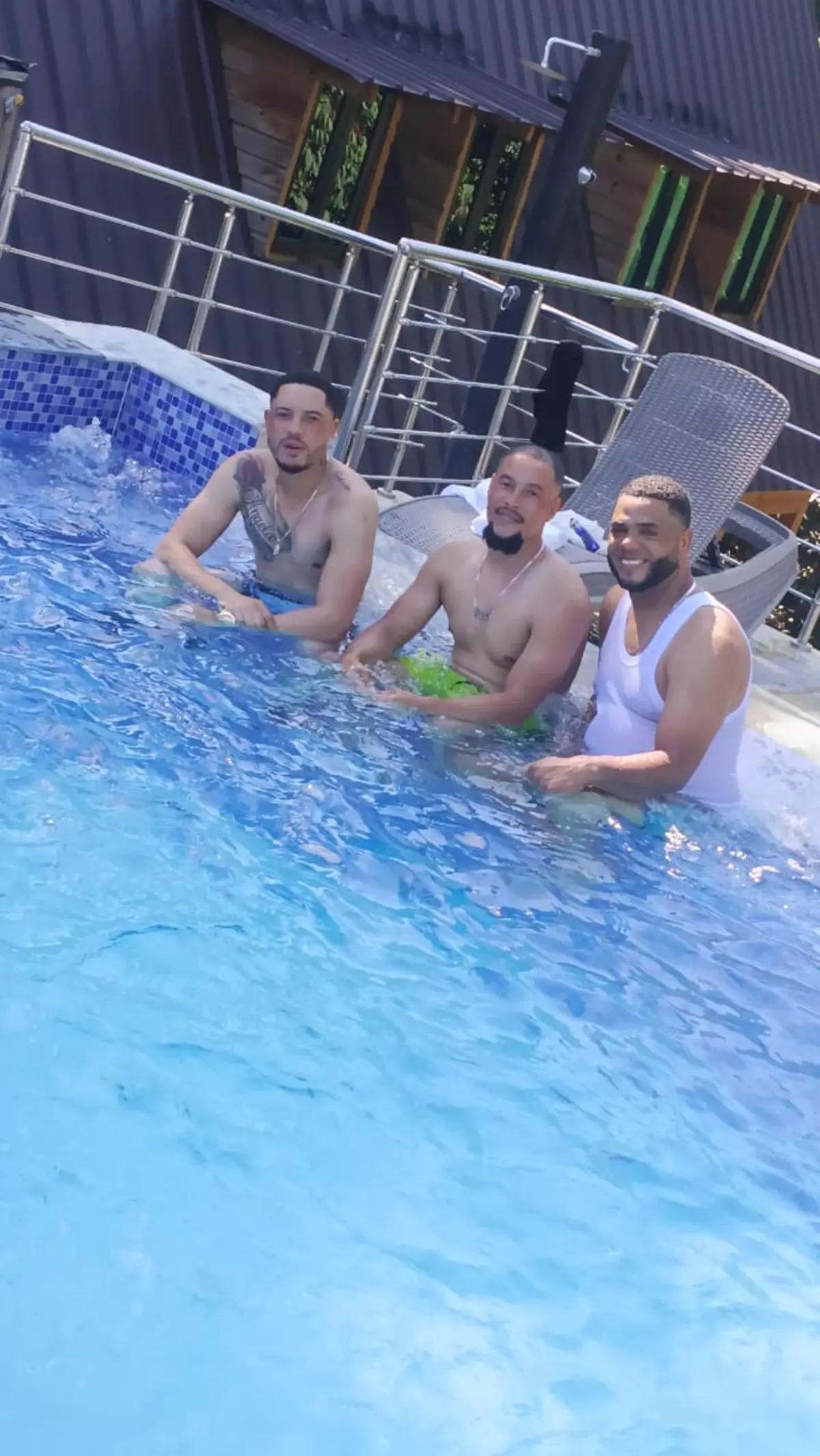 @androvel23
