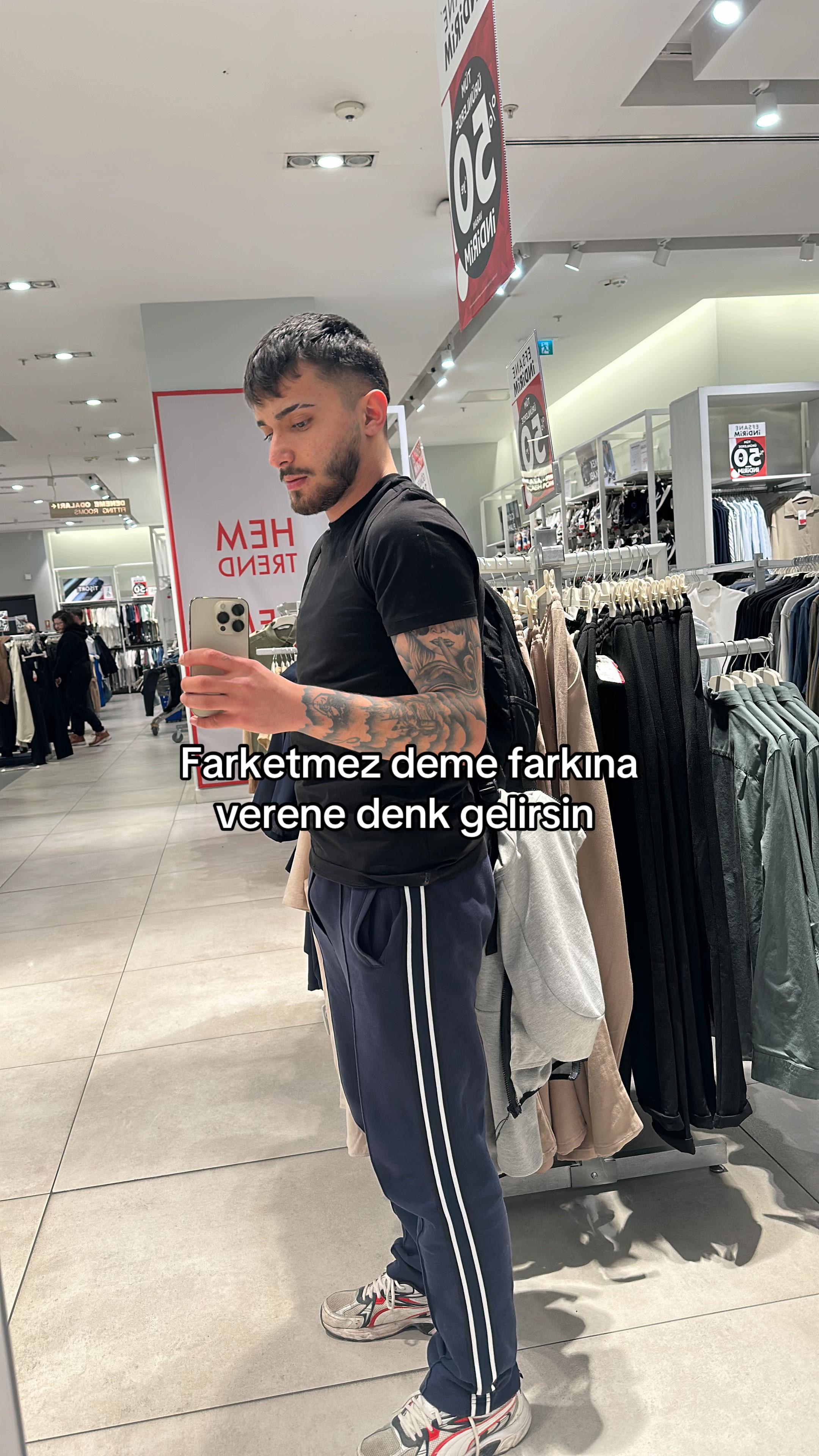 @𝐄𝟐𝟏