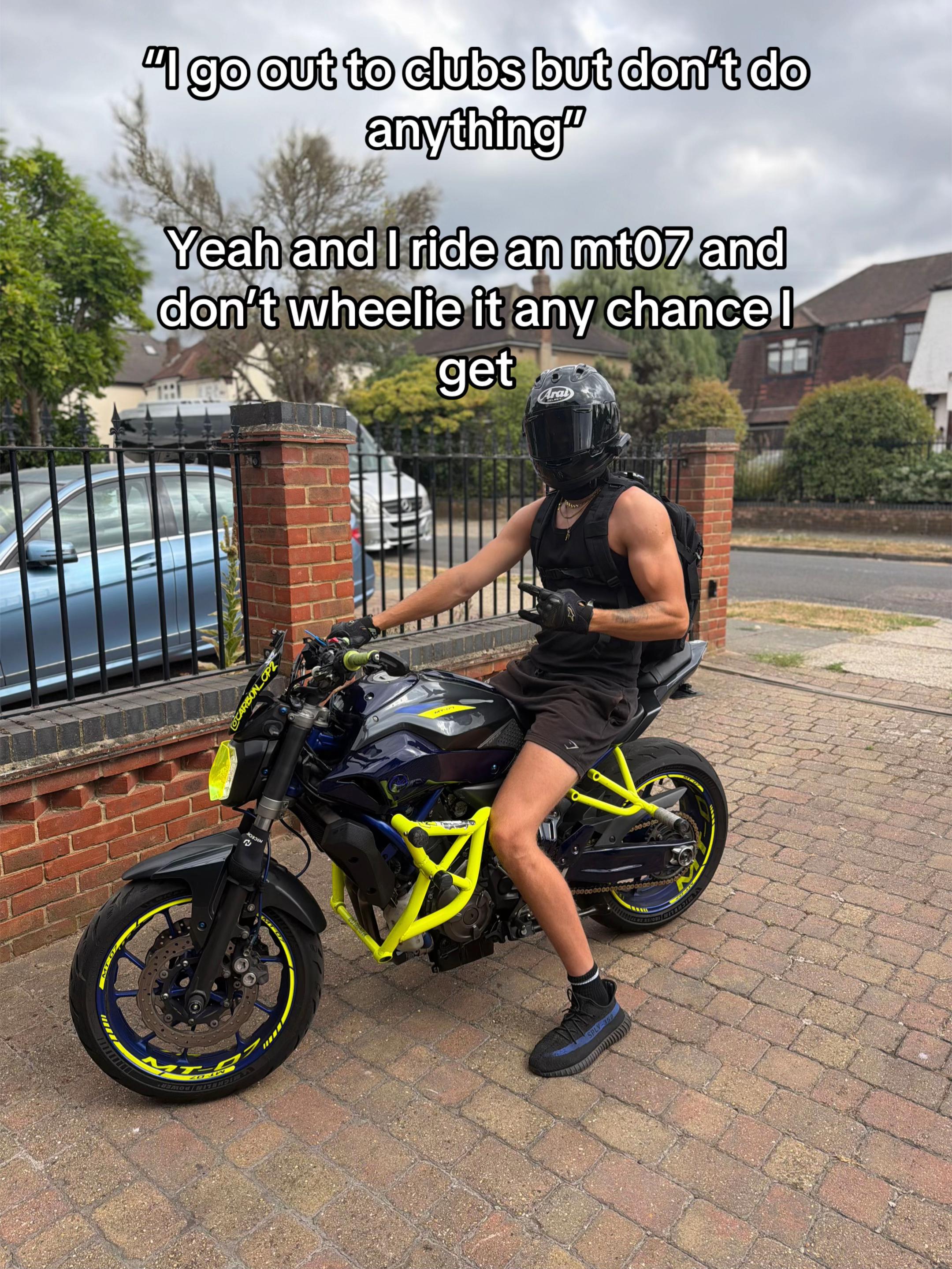 @LANKYCARGUYYH