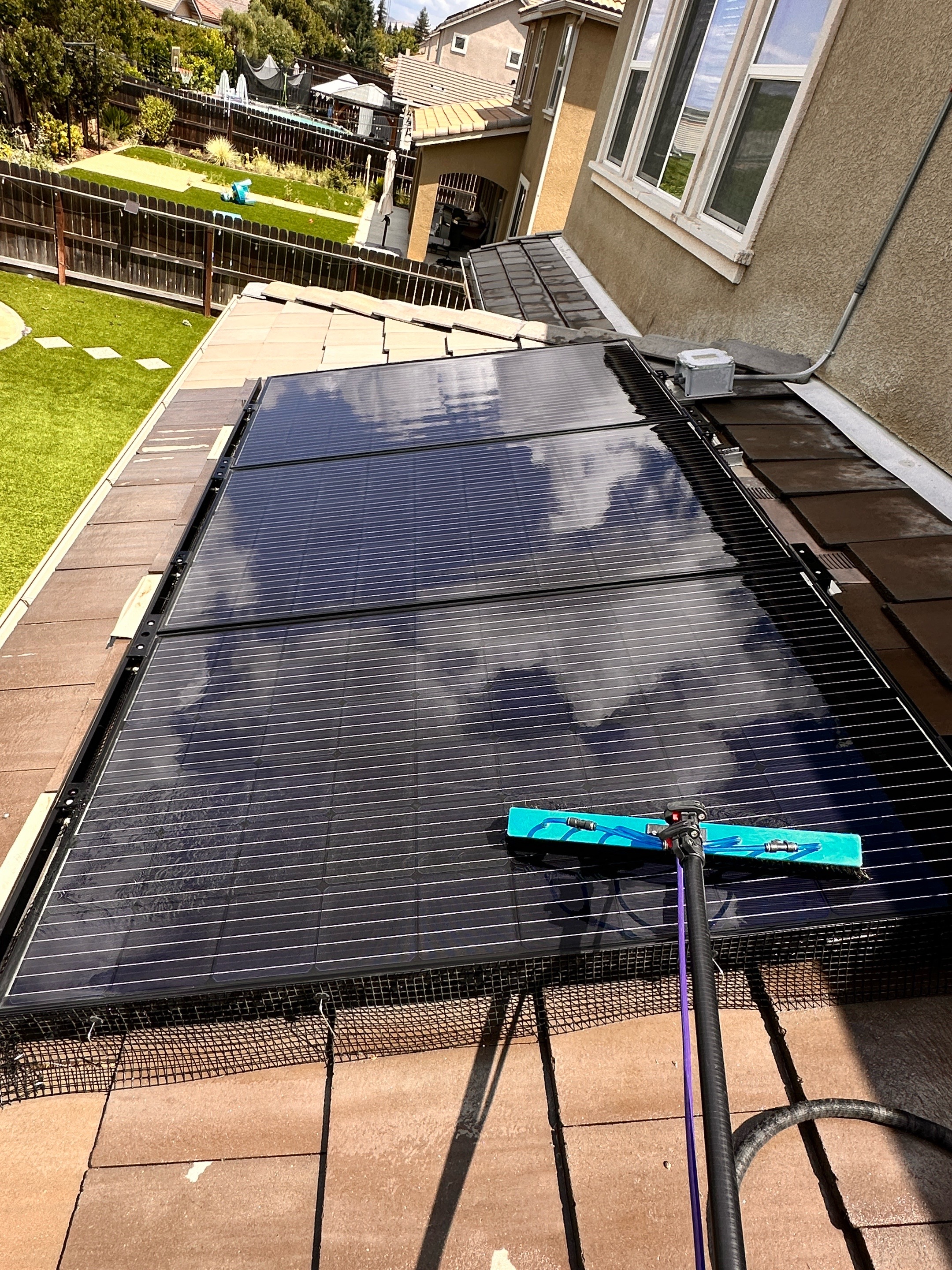 @Nick_HuuCal_Solar_Cleaning