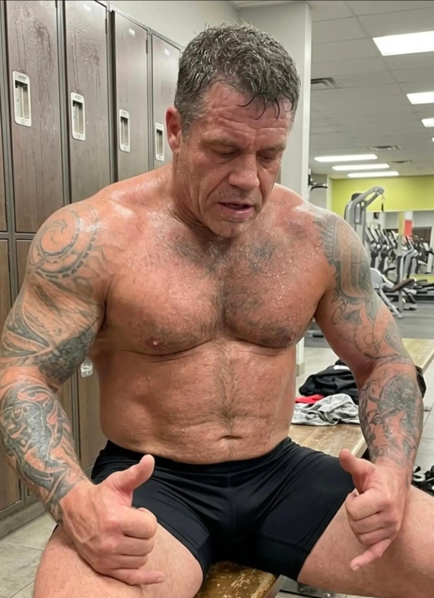 @muscledaddies
