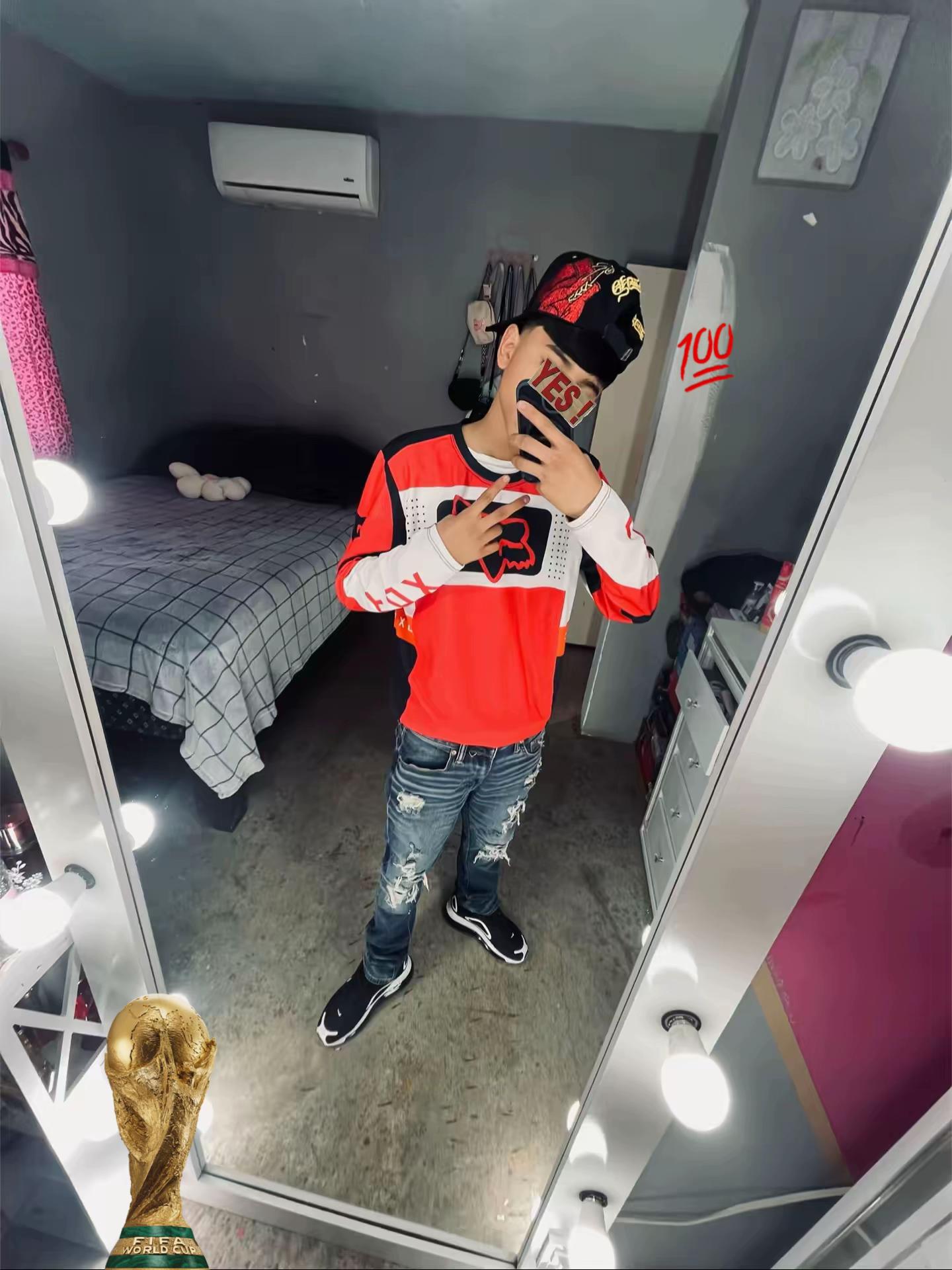 @Ángel_12