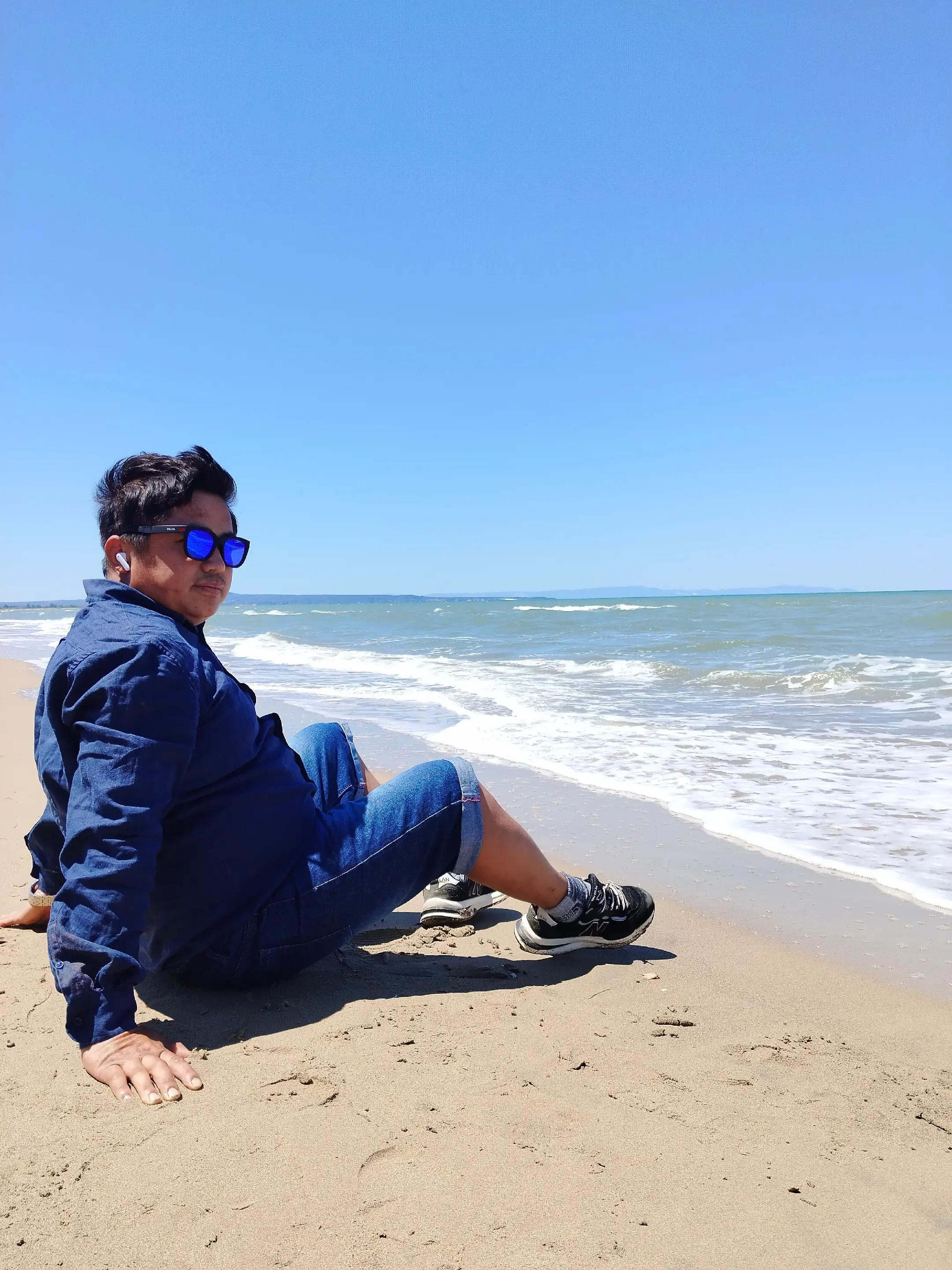@योगेश गुरुङ्२🇳🇵♥️🇬🇷
