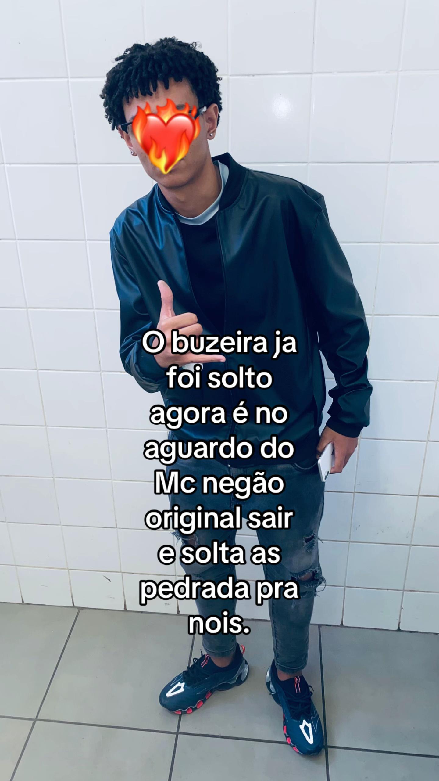 @🏄🏻♂️